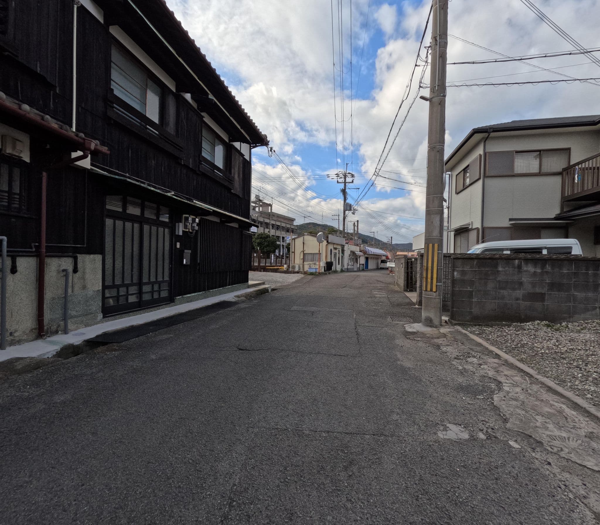 Street view near 旅館とらや, Fuke — © okadatsuneo (CC BY-SA · Mapillary)