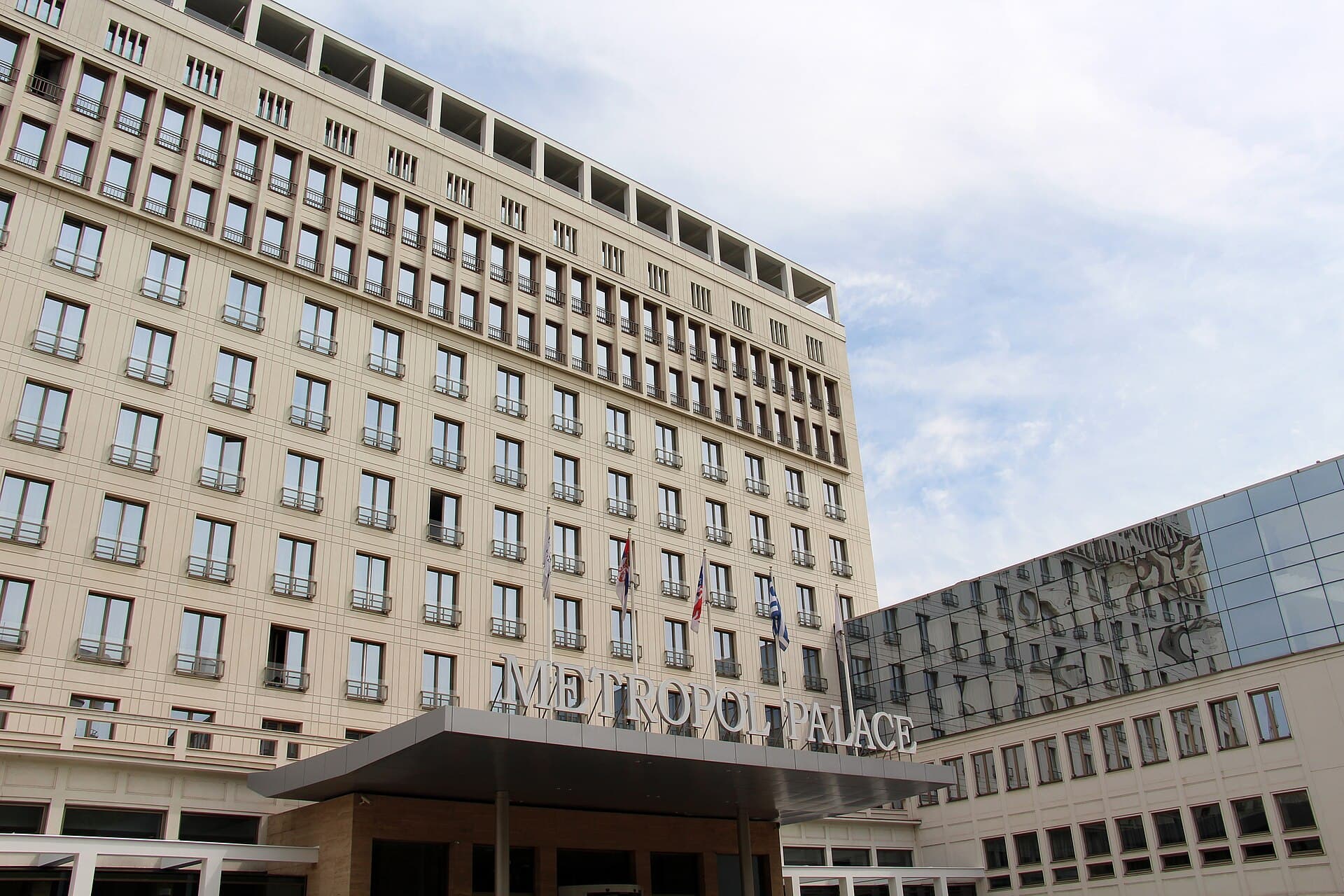 Metropol Palace (via Wikimedia Commons, CC BY 2.0)
