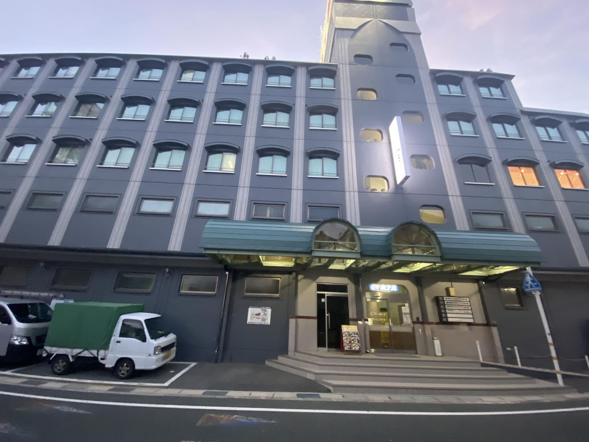 Street view near 新見ビジネスシティーホテル, Niimi — © okadatsuneo (CC BY-SA · Mapillary)