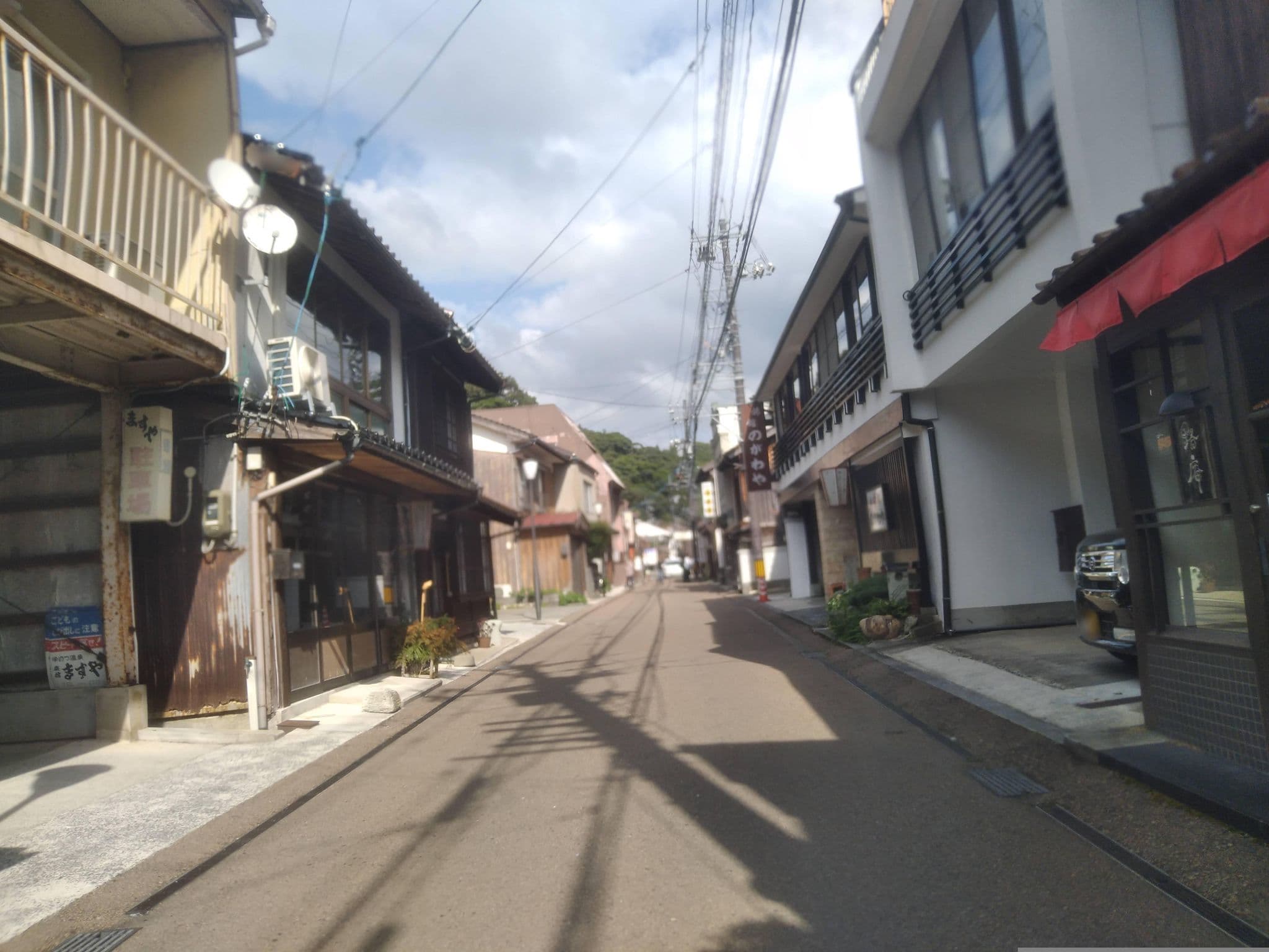 Street view near 旅館 ますや, Gōtsuchō — © yasunari (CC BY-SA · Mapillary)
