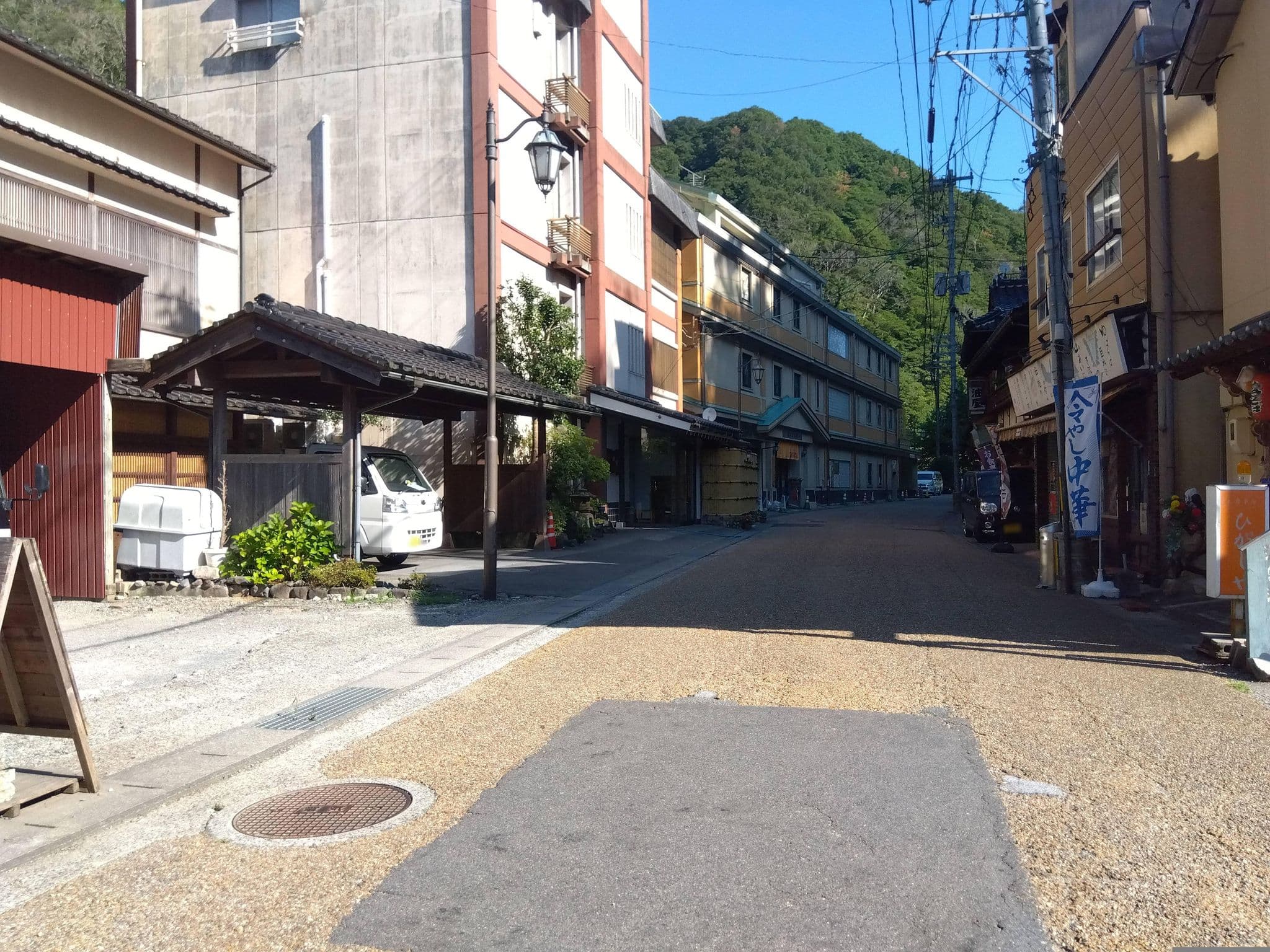 Street view near 湯原温泉 元禄旅籠 油屋, Maniwa — © claus1228 (CC BY-SA · Mapillary)