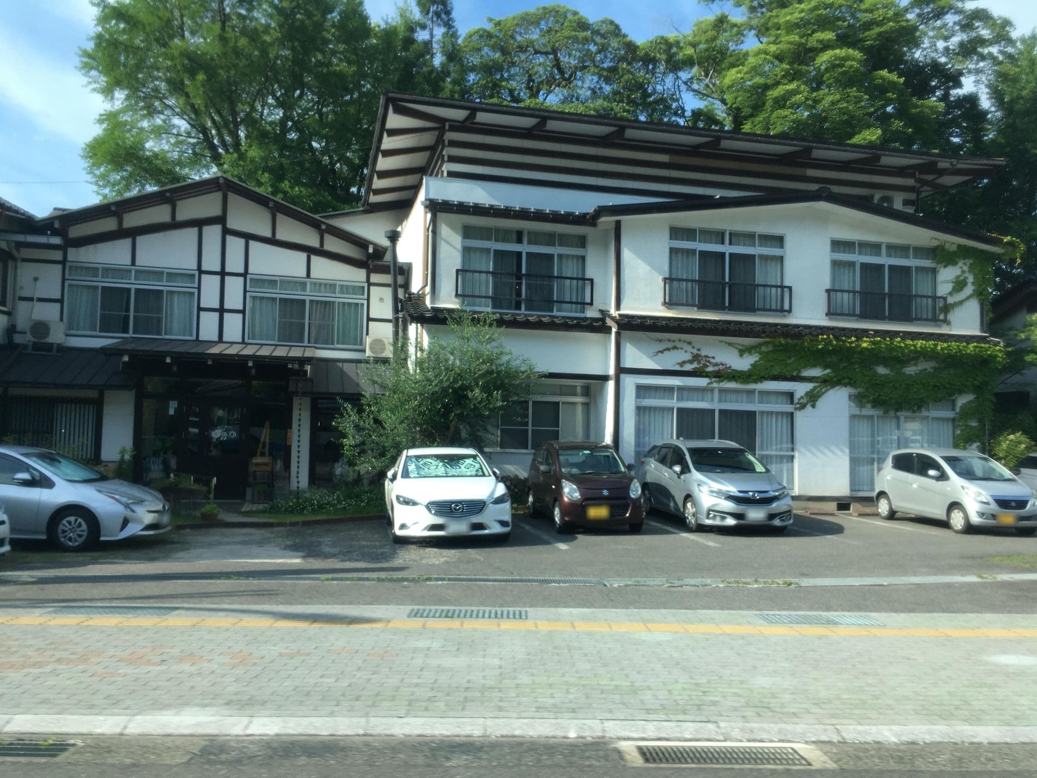 Street view near 湯治宿 et cafe ゆのか, Misasa — © ChenJJ (CC BY-SA · Mapillary)