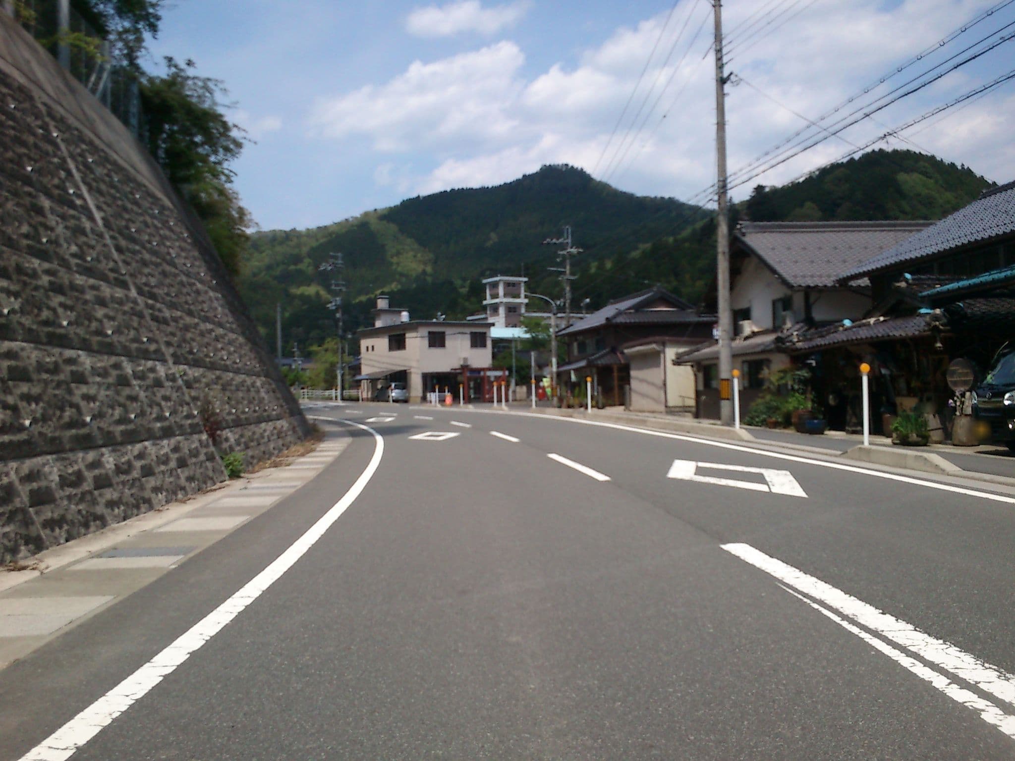 Street view near 居相酒類販売店, Wadayama — © yasunari (CC BY-SA · Mapillary)
