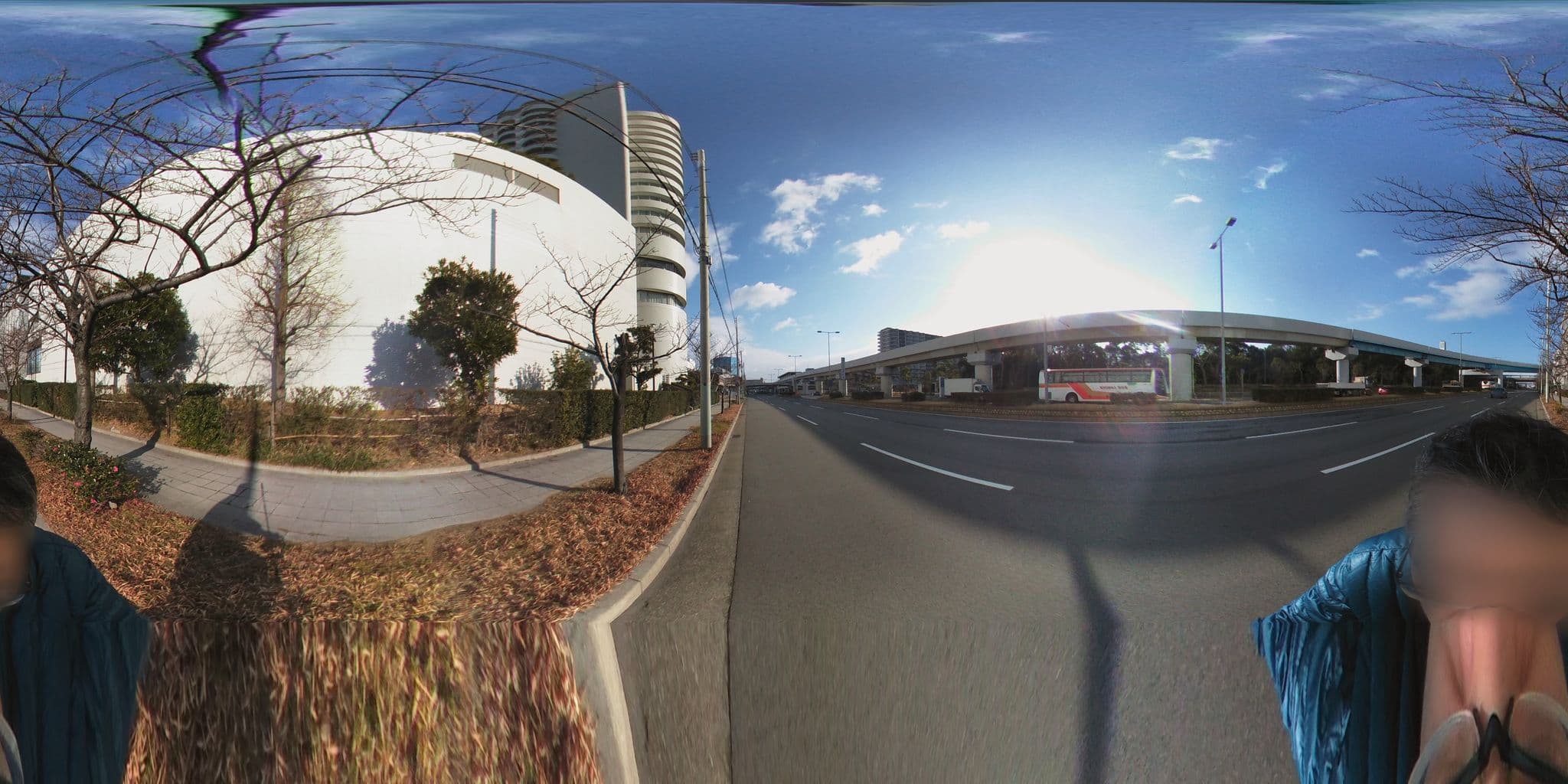 Street view near 神戸ポートピアホテル南館, Kobe — © jmmapiranger (CC BY-SA · Mapillary)