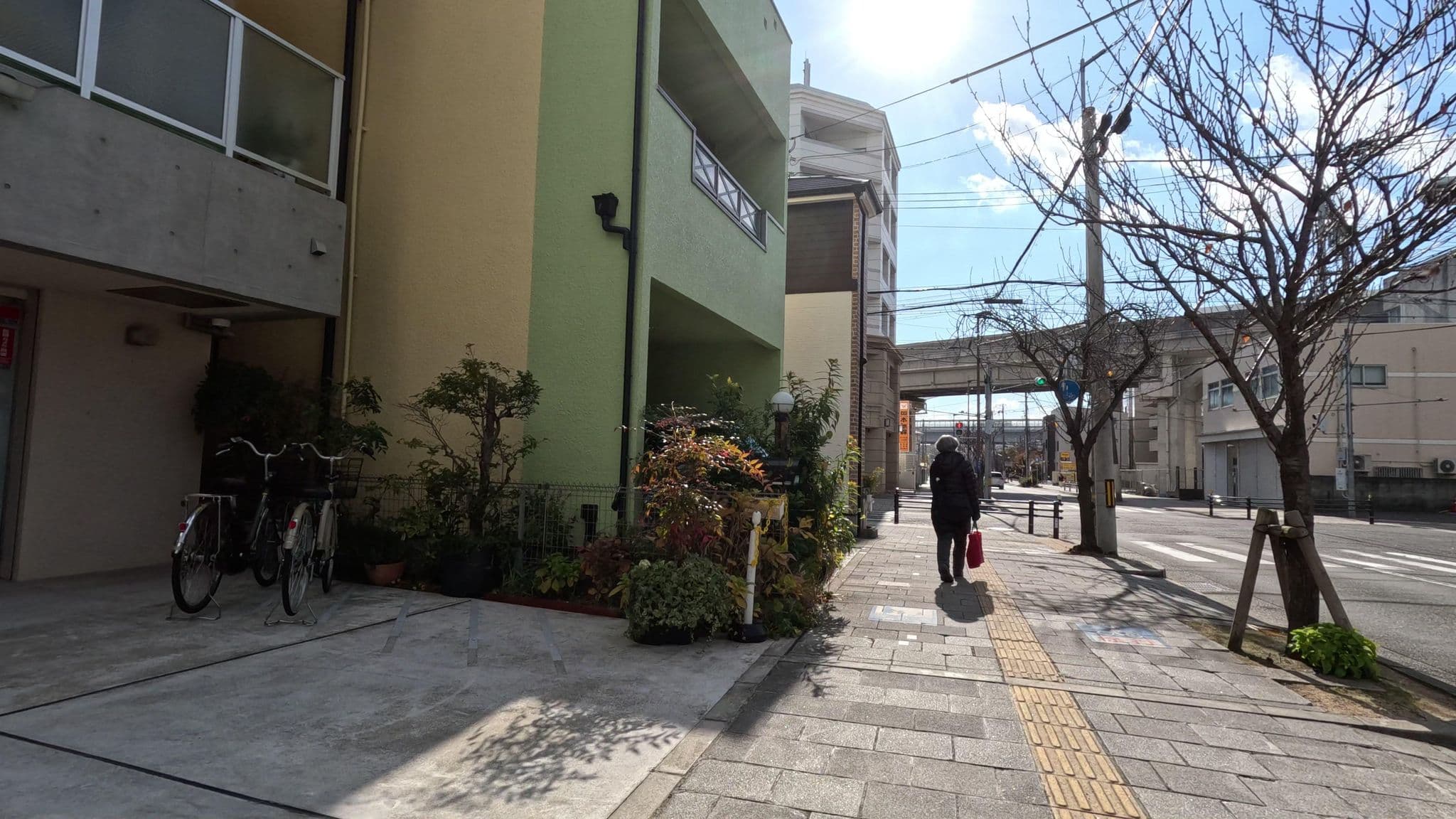 Street view near 豊多屋ホステル (Toyotaya Hostel), Nishinomiya — © okadatsuneo (CC BY-SA · Mapillary)