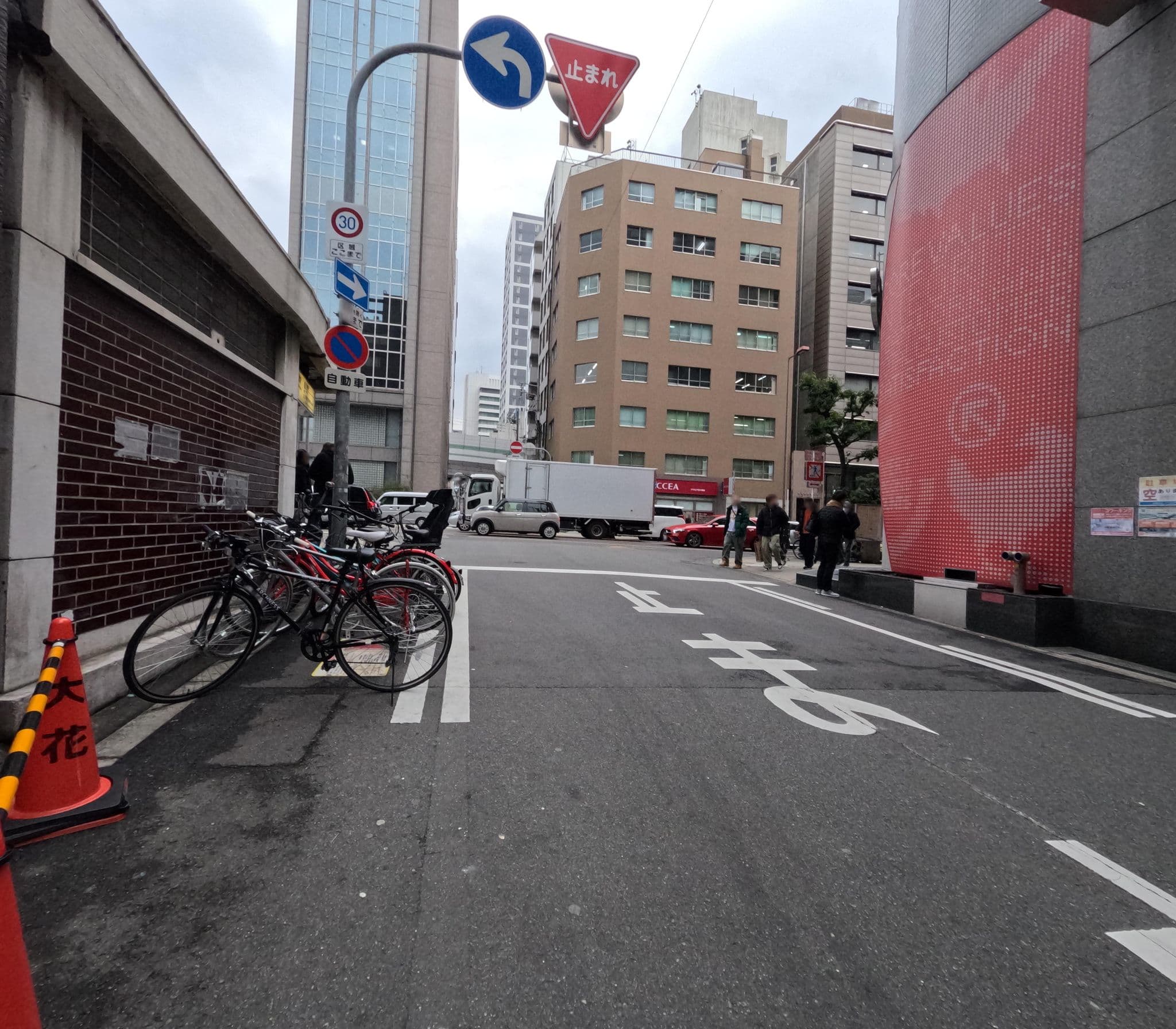 Street view near RIE and TAKA's BANDB, Osaka — © okadatsuneo (CC BY-SA · Mapillary)
