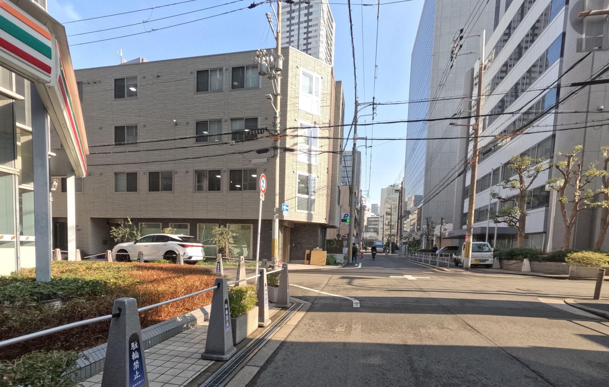 Street view near スーパーホテル梅田・肥後橋, Osaka — © okadatsuneo (CC BY-SA · Mapillary)