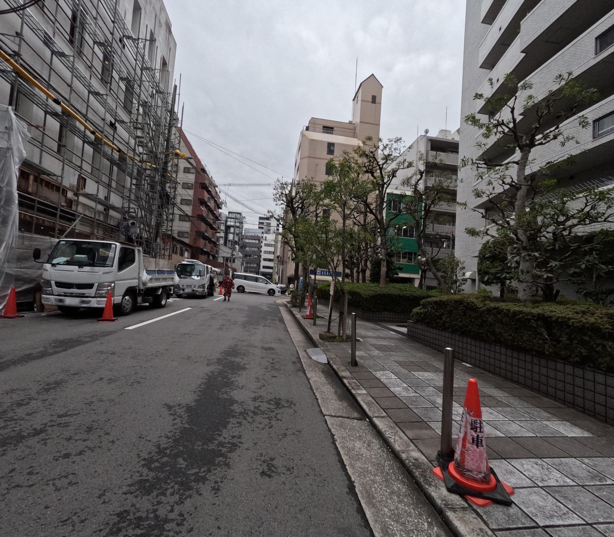 Street view near Hotel Guard, Osaka — © okadatsuneo (CC BY-SA · Mapillary)