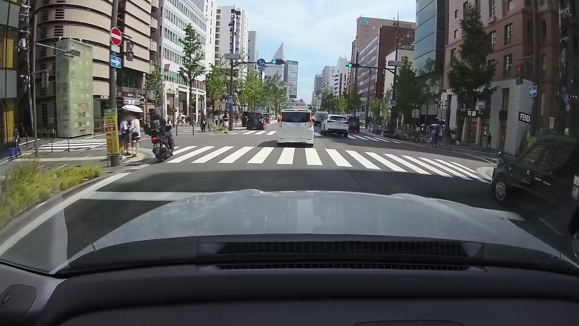 Street view near カンデオホテルズ大阪心斎橋(Candeo Hotels Osaka Shinsaibashi), Ajiharacho — © osapon (CC BY-SA · Mapillary)