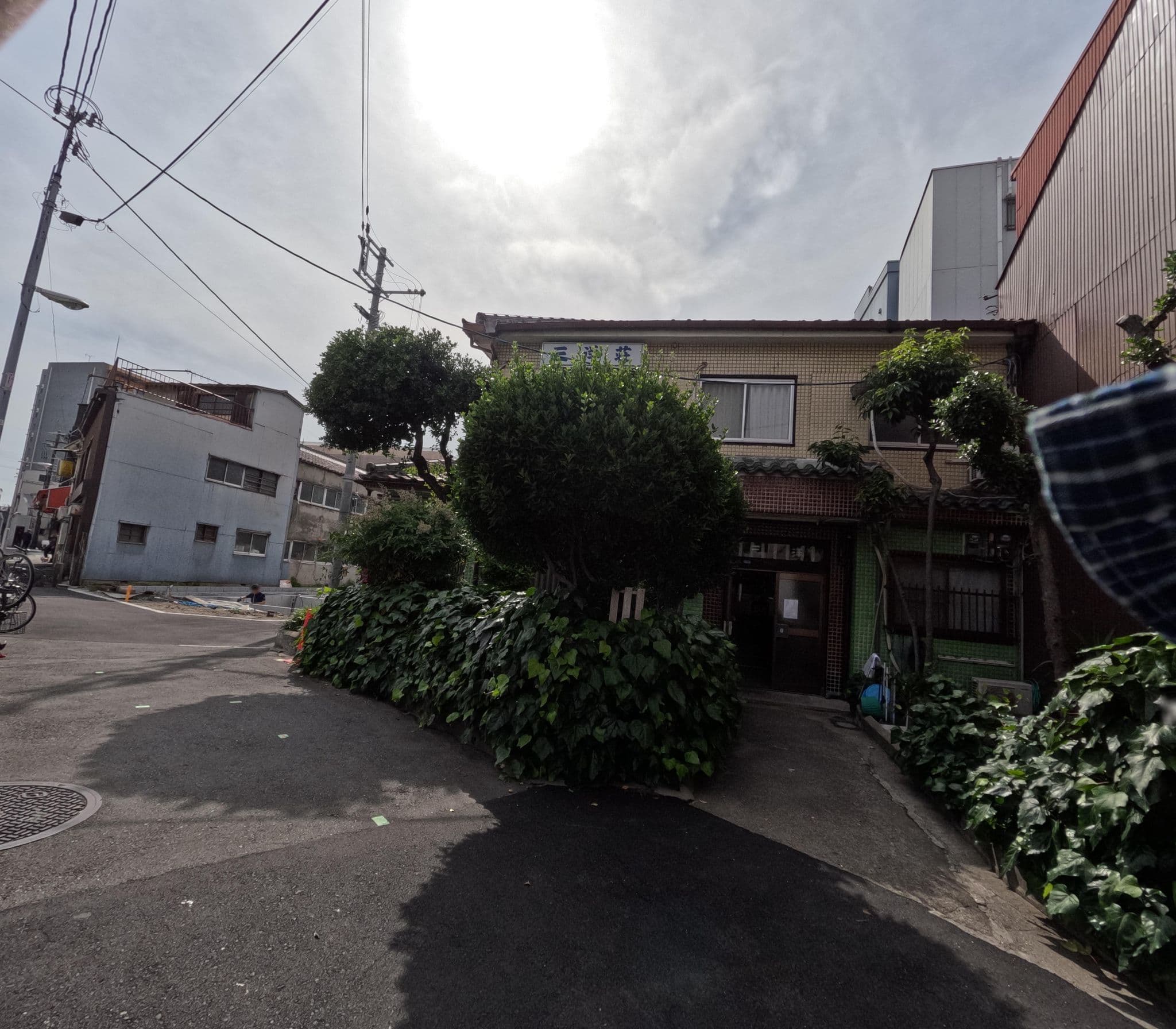 Street view near ホテルウエスト, Tsumori — © okadatsuneo (CC BY-SA · Mapillary)