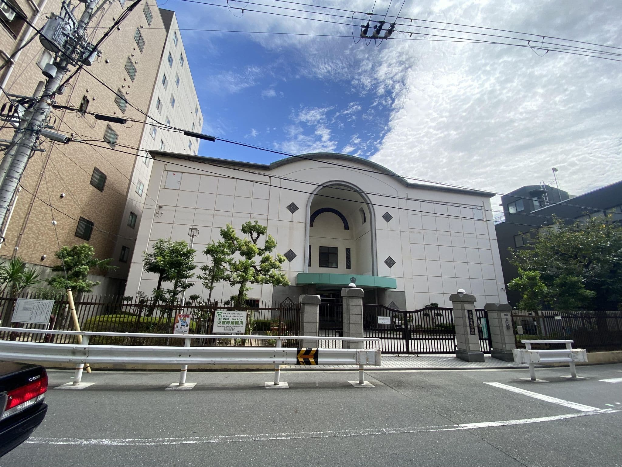 Street view near セントレージアーク上汐, Ajiharacho — © okadatsuneo (CC BY-SA · Mapillary)