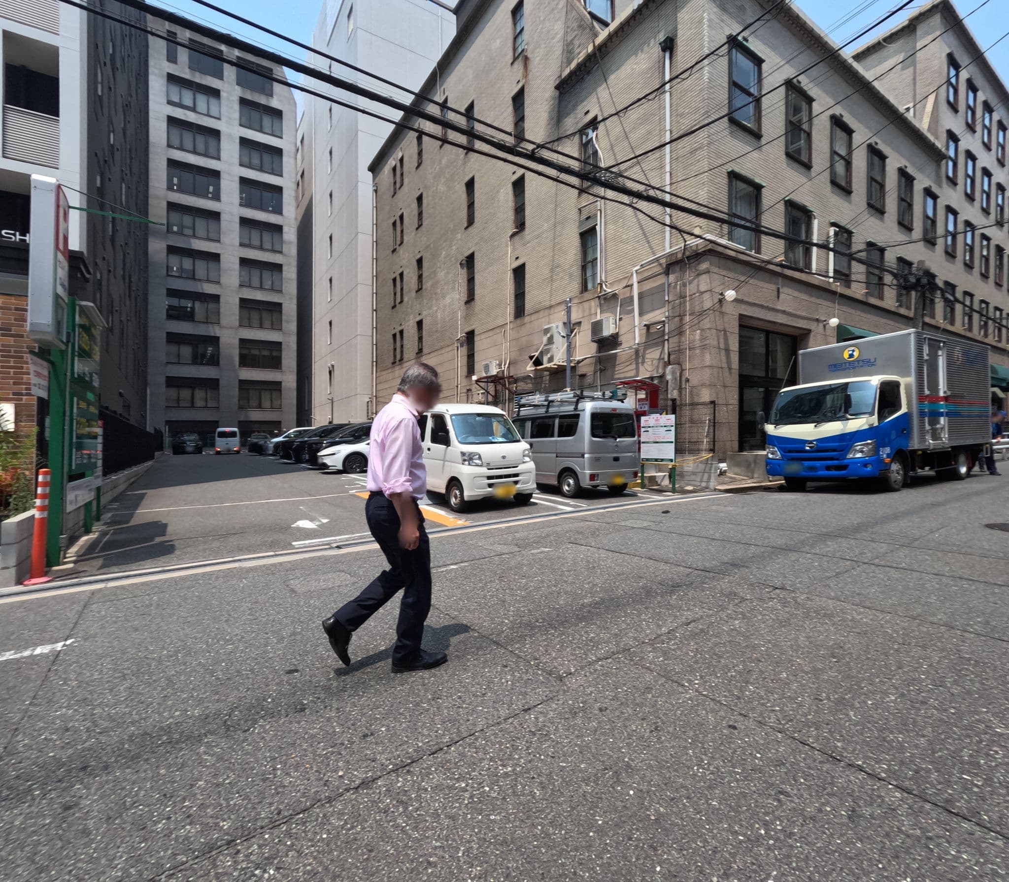 Street view near ホテルオリエンタルエクスプレス大阪心斎橋, Osaka — © okadatsuneo (CC BY-SA · Mapillary)