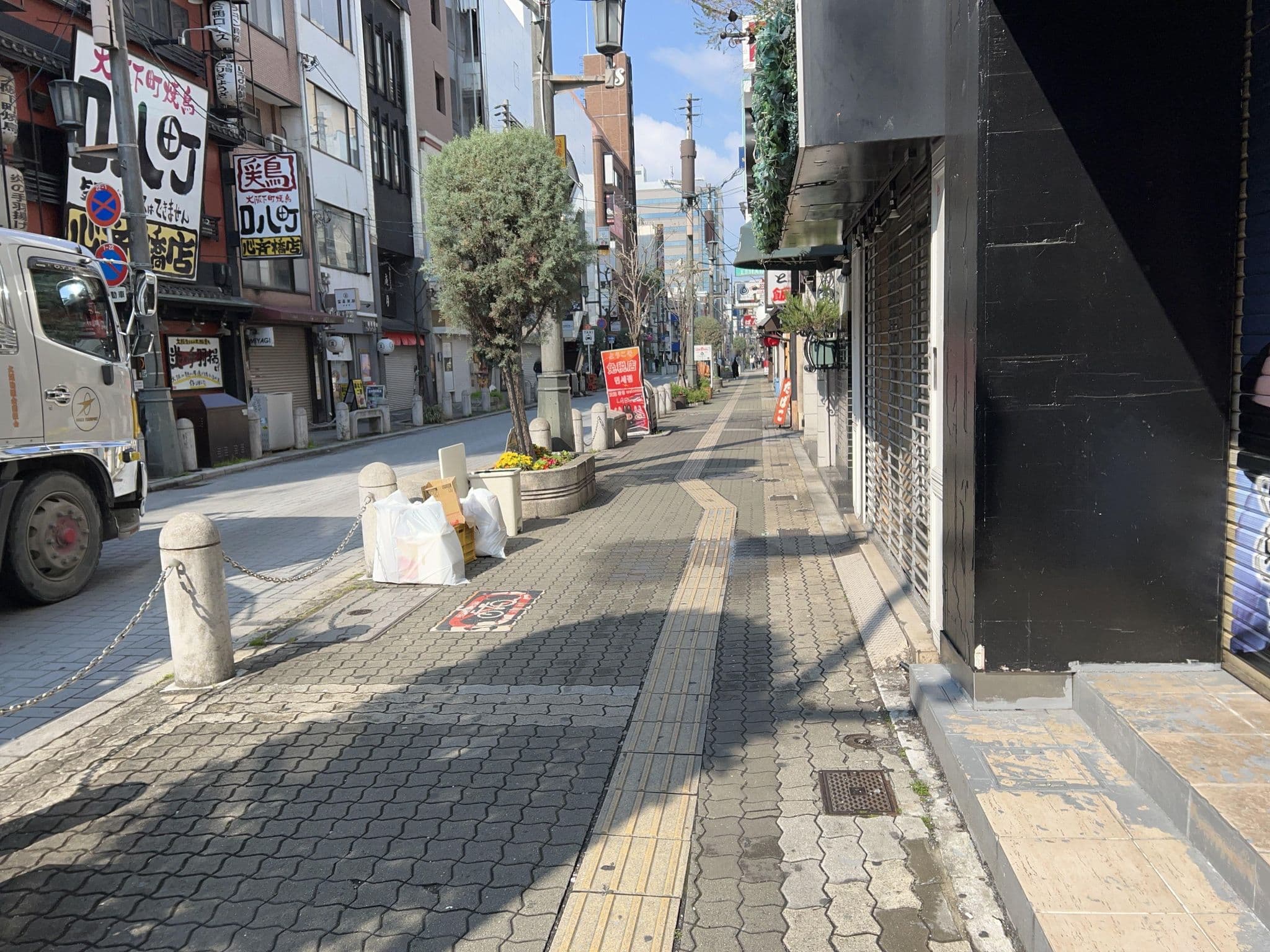 Street view near Hotel Shanzerize Higashishinsaibashi, Ajiharacho — © Satsuka_Osaka (CC BY-SA · Mapillary)