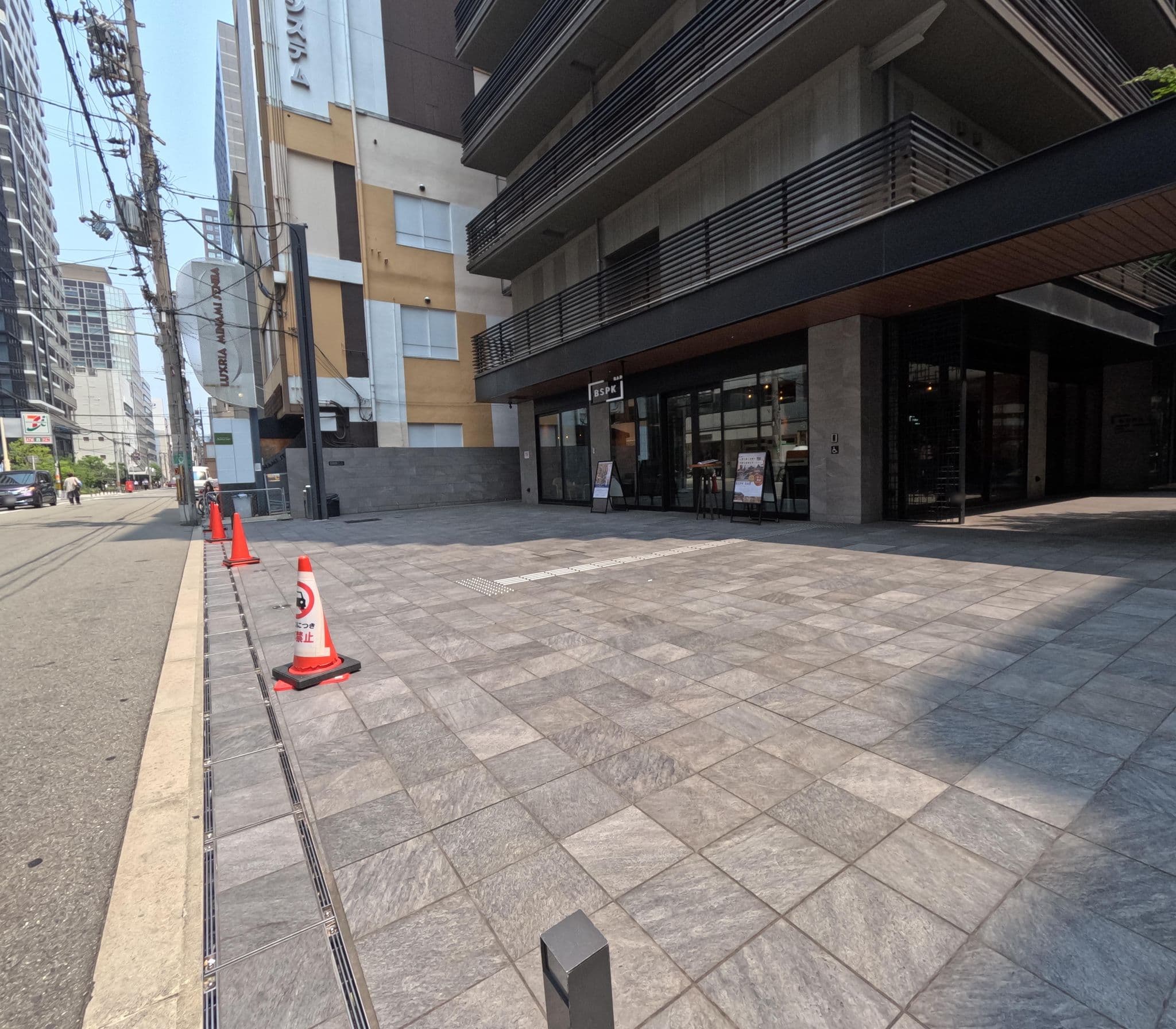 Street view near bespoke Hotel Shinsaibashi, Osaka — © okadatsuneo (CC BY-SA · Mapillary)