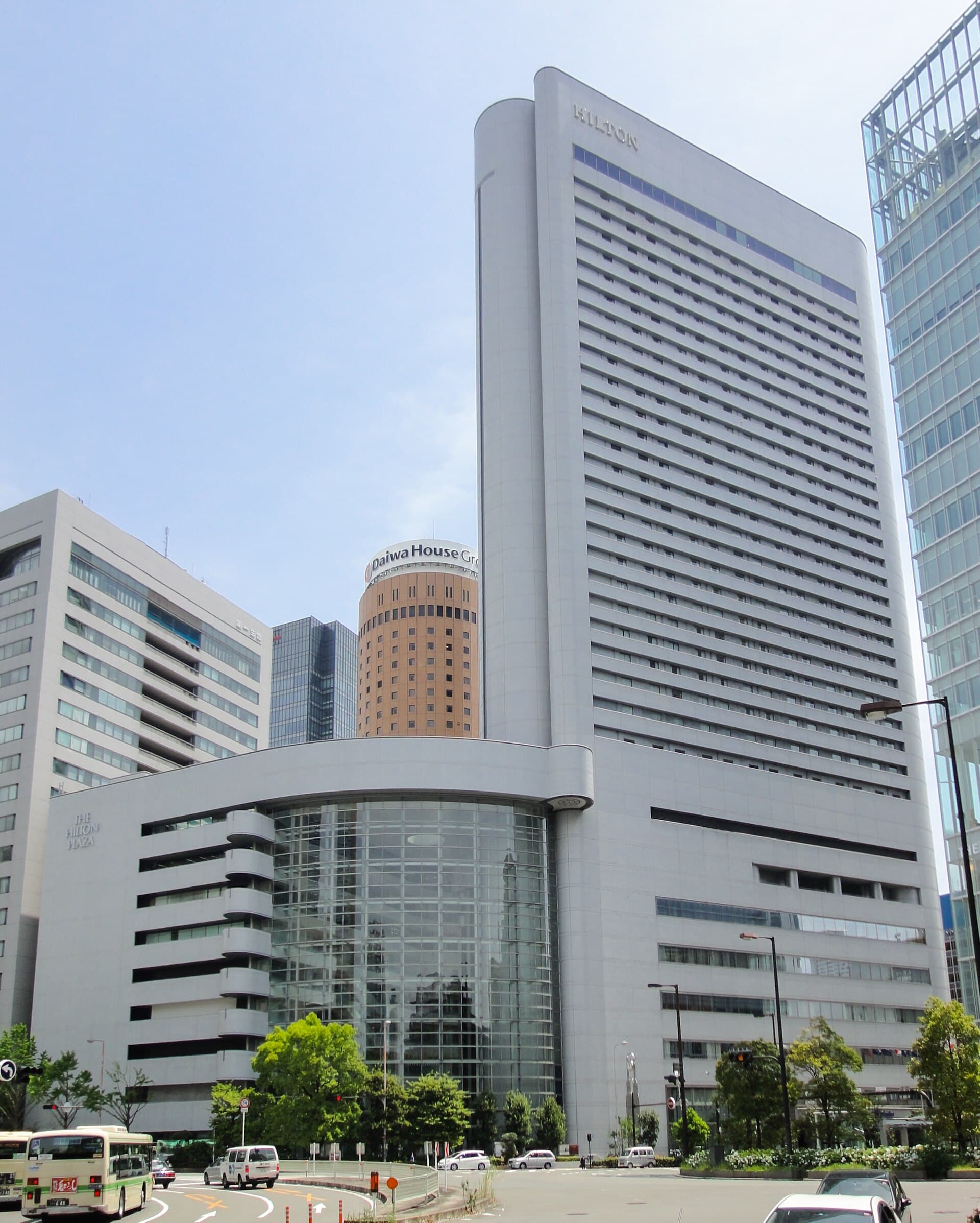 ヒルトン大阪 (Hilton Osaka) (via Wikimedia Commons, CC BY-SA 3.0)
