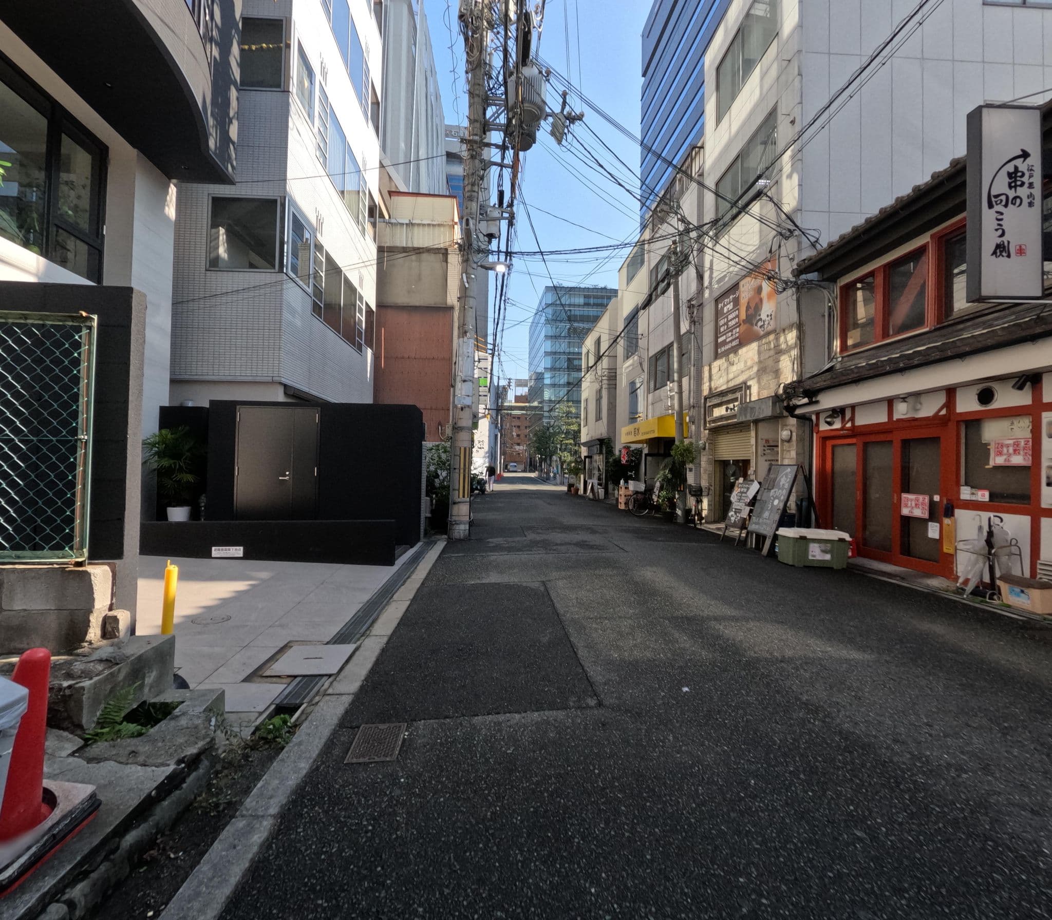 Street view near Ark Hostel & Cafe Dining, Osaka — © okadatsuneo (CC BY-SA · Mapillary)