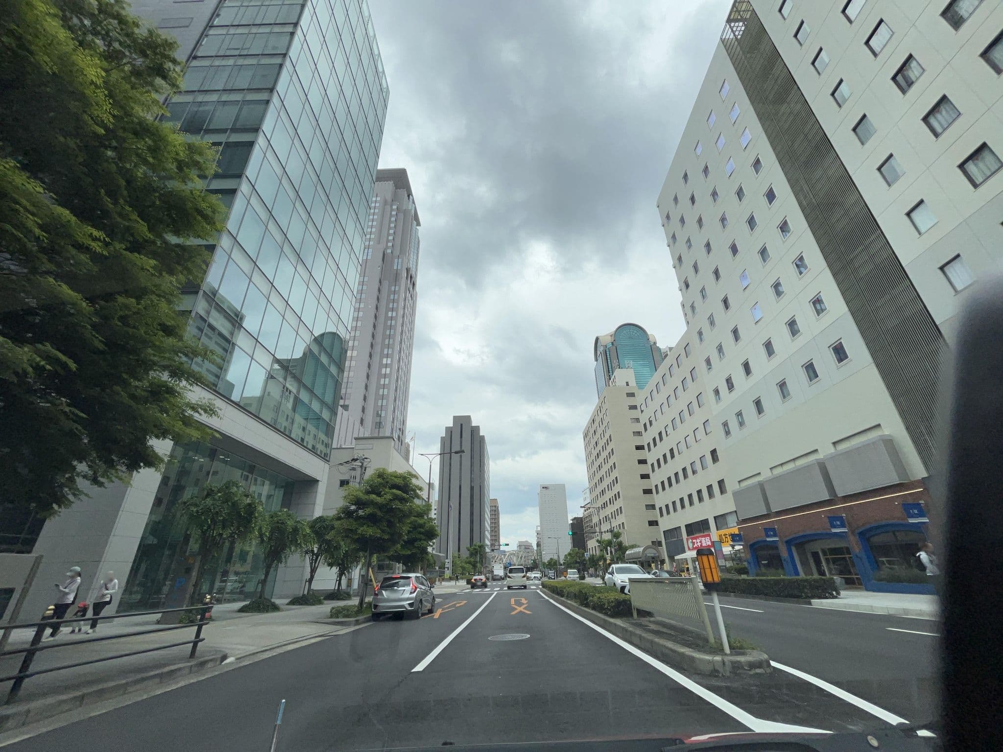 Street view near ホテルサンルート梅田, Umeda — © bigbombers (CC BY-SA · Mapillary)