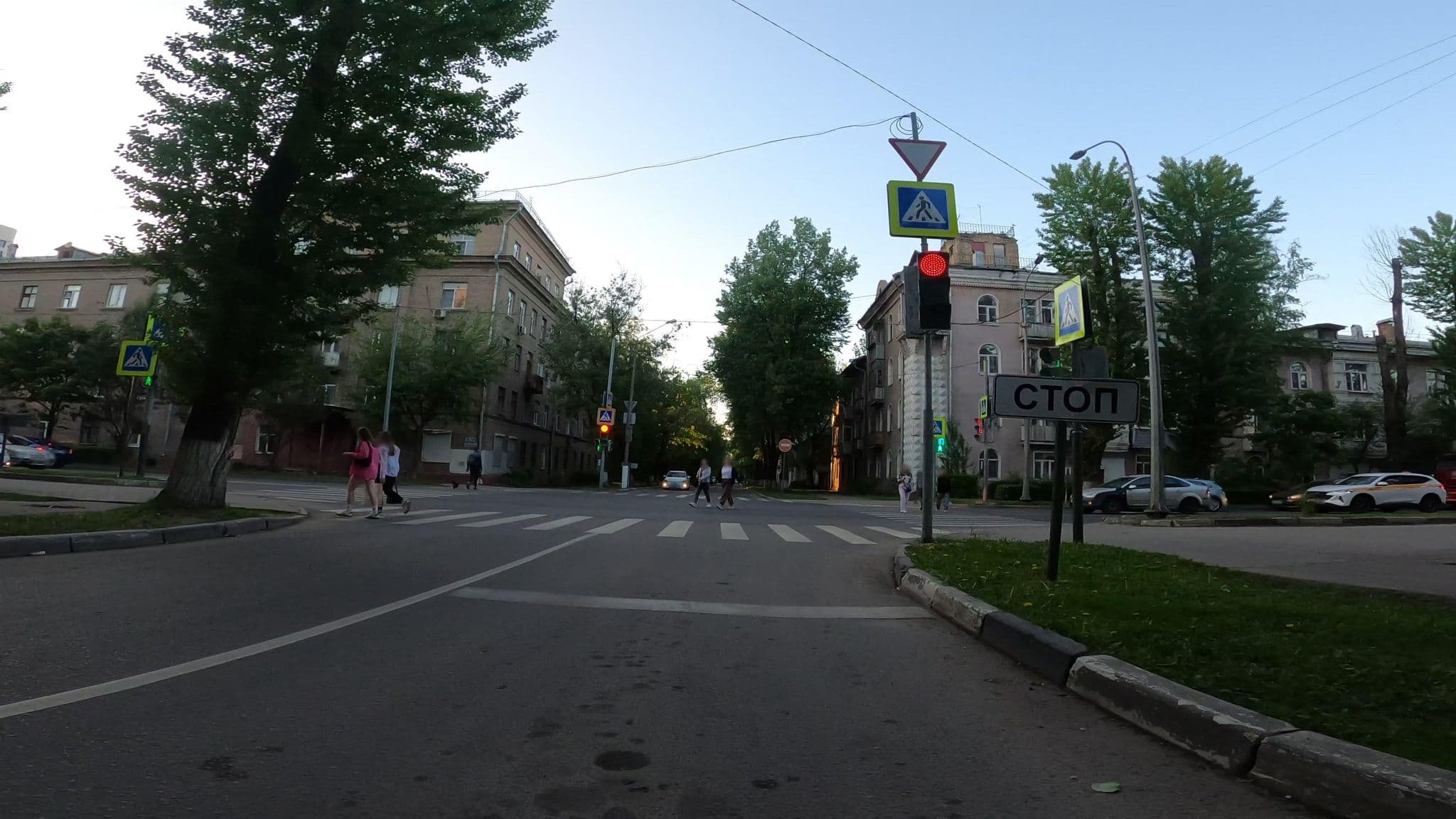Street view near Гостиница №2, Korolev — © trolleway (CC BY-SA · Mapillary)