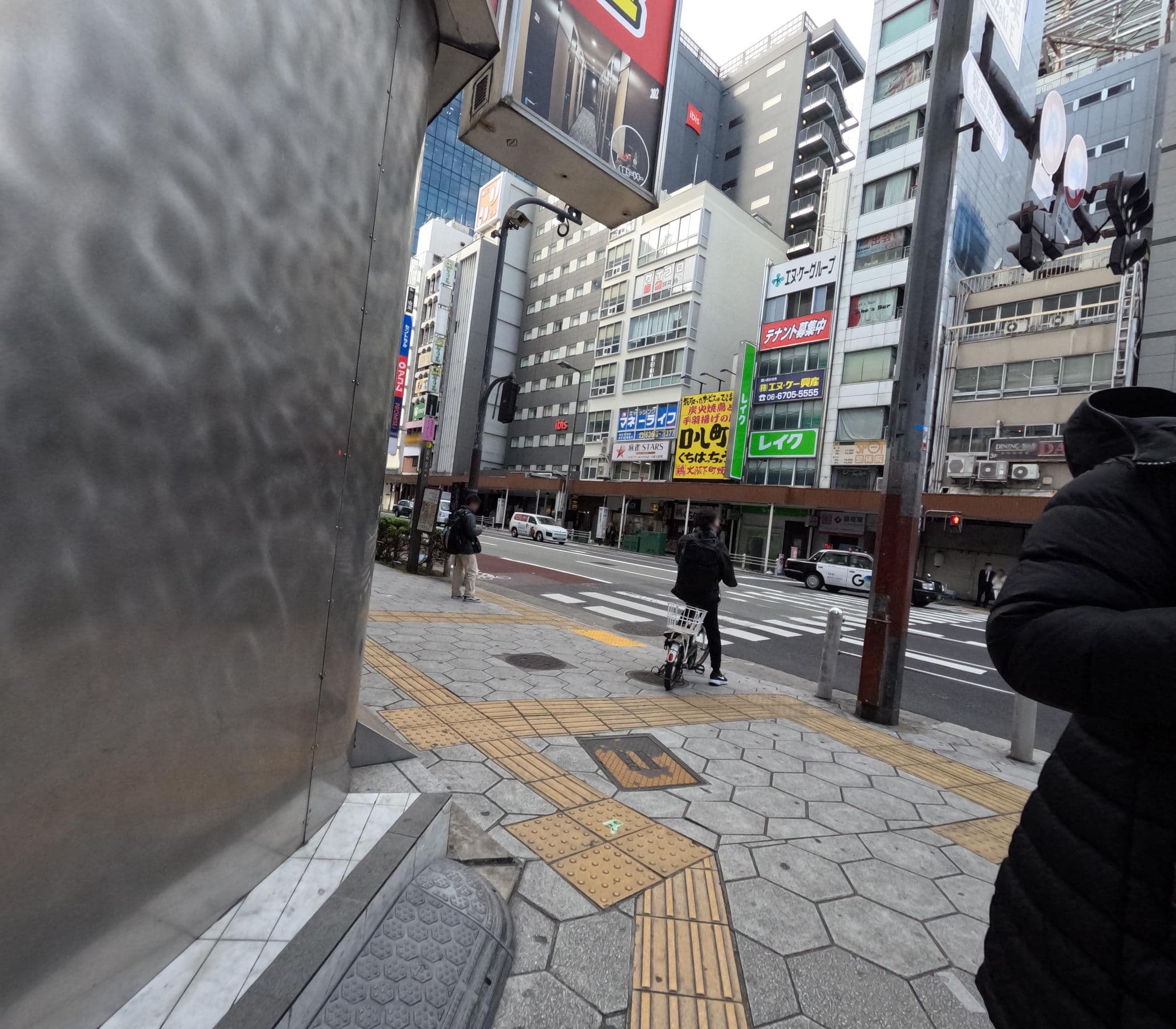 Street view near イビス大阪梅田 (ibis Osaka Umeda), Umeda — © okadatsuneo (CC BY-SA · Mapillary)
