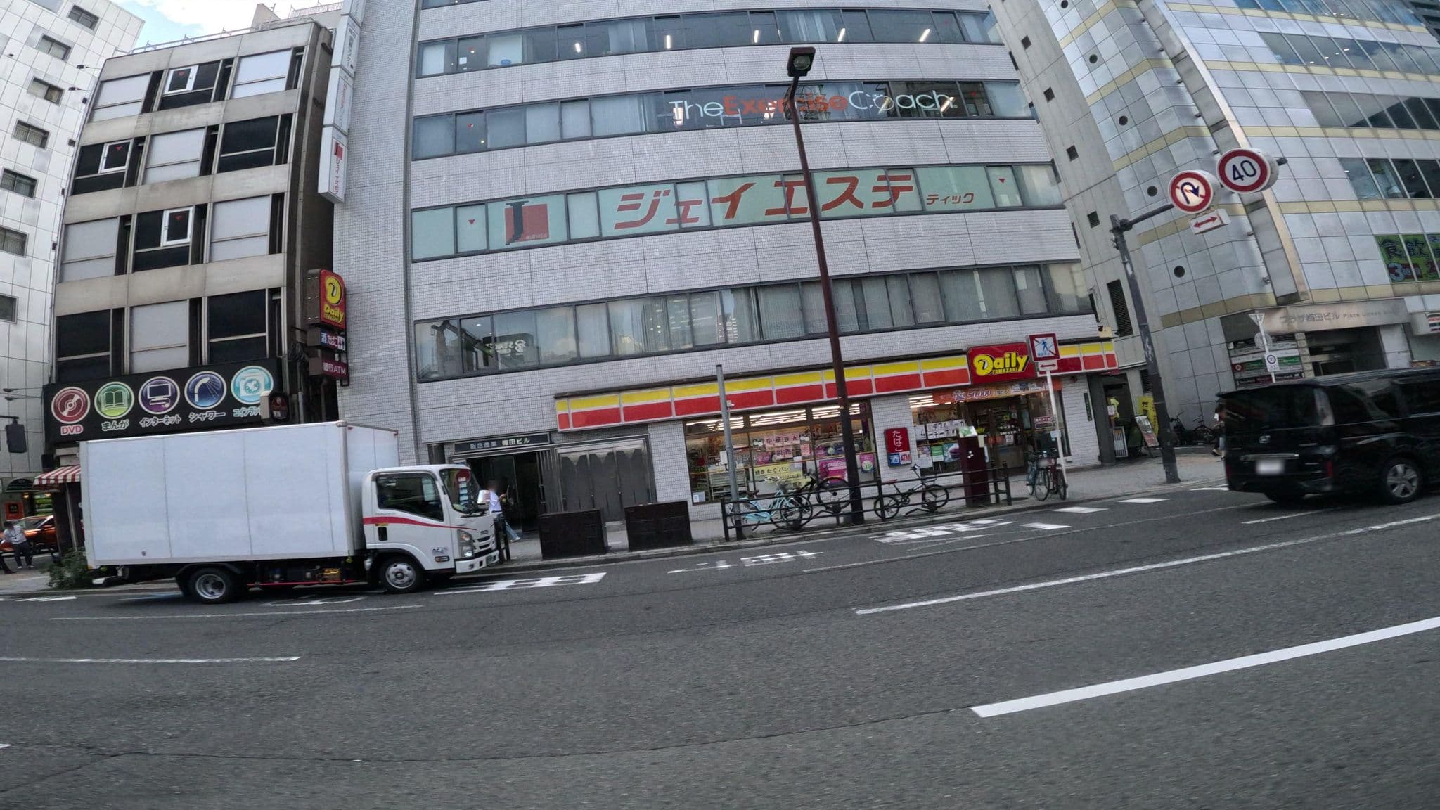Street view near KKRホテル梅田, Umeda — © okadatsuneo (CC BY-SA · Mapillary)