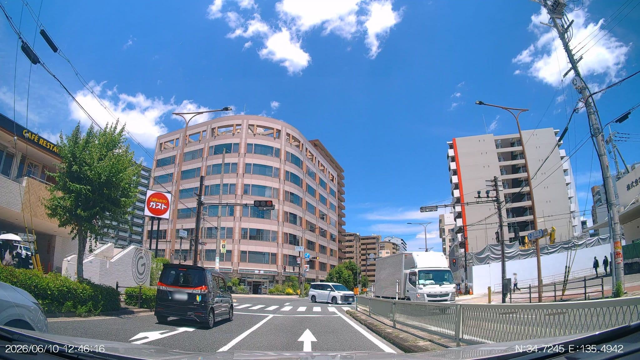 Street view near シュアステイプラスホテル by ベストウェスタン新大阪, Umeda — © aHS (CC BY-SA · Mapillary)