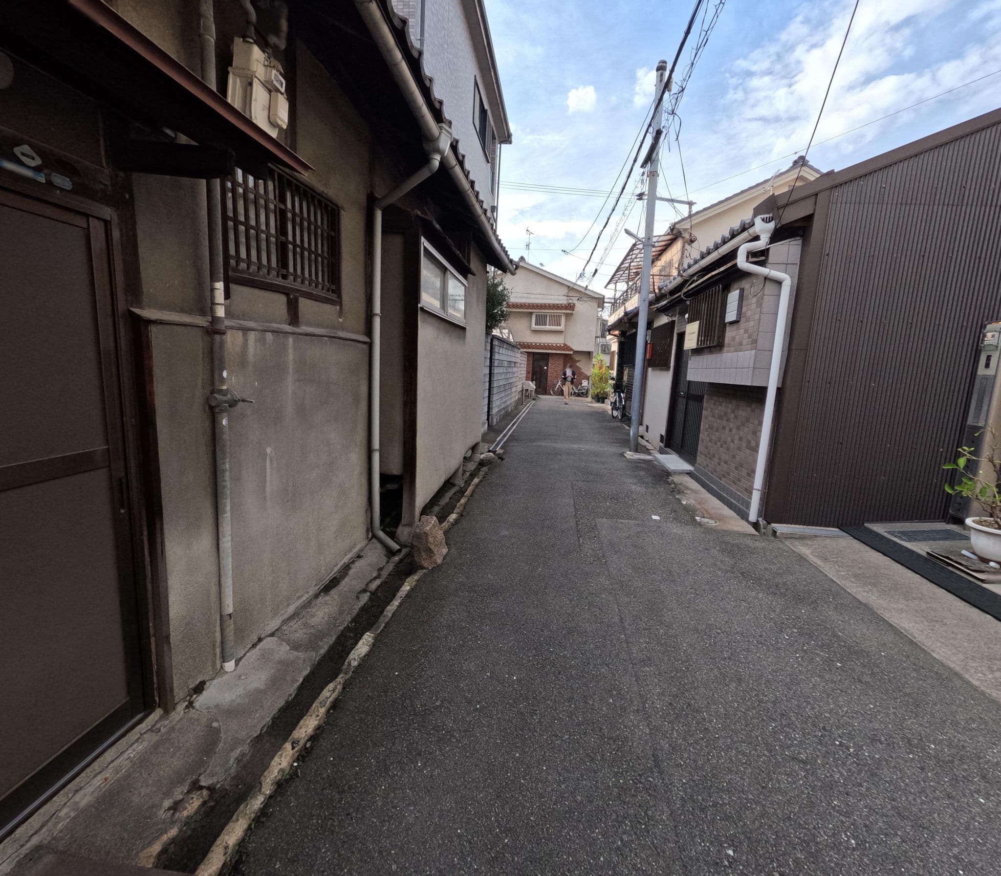 Street view near 巡, Ajiharacho — © okadatsuneo (CC BY-SA · Mapillary)