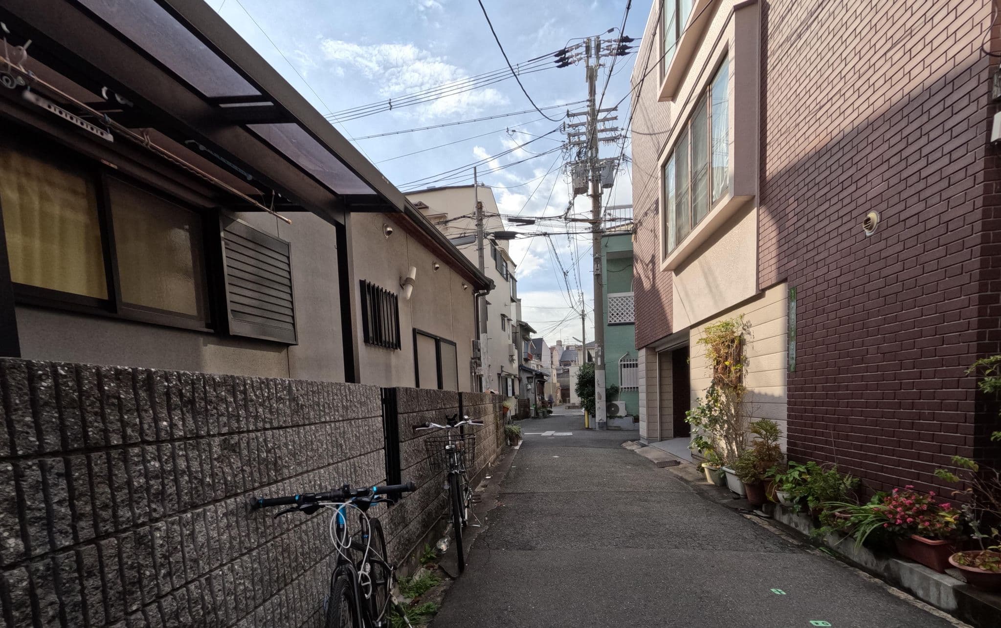 Street view near IM Guest House, Ajiharacho — © okadatsuneo (CC BY-SA · Mapillary)