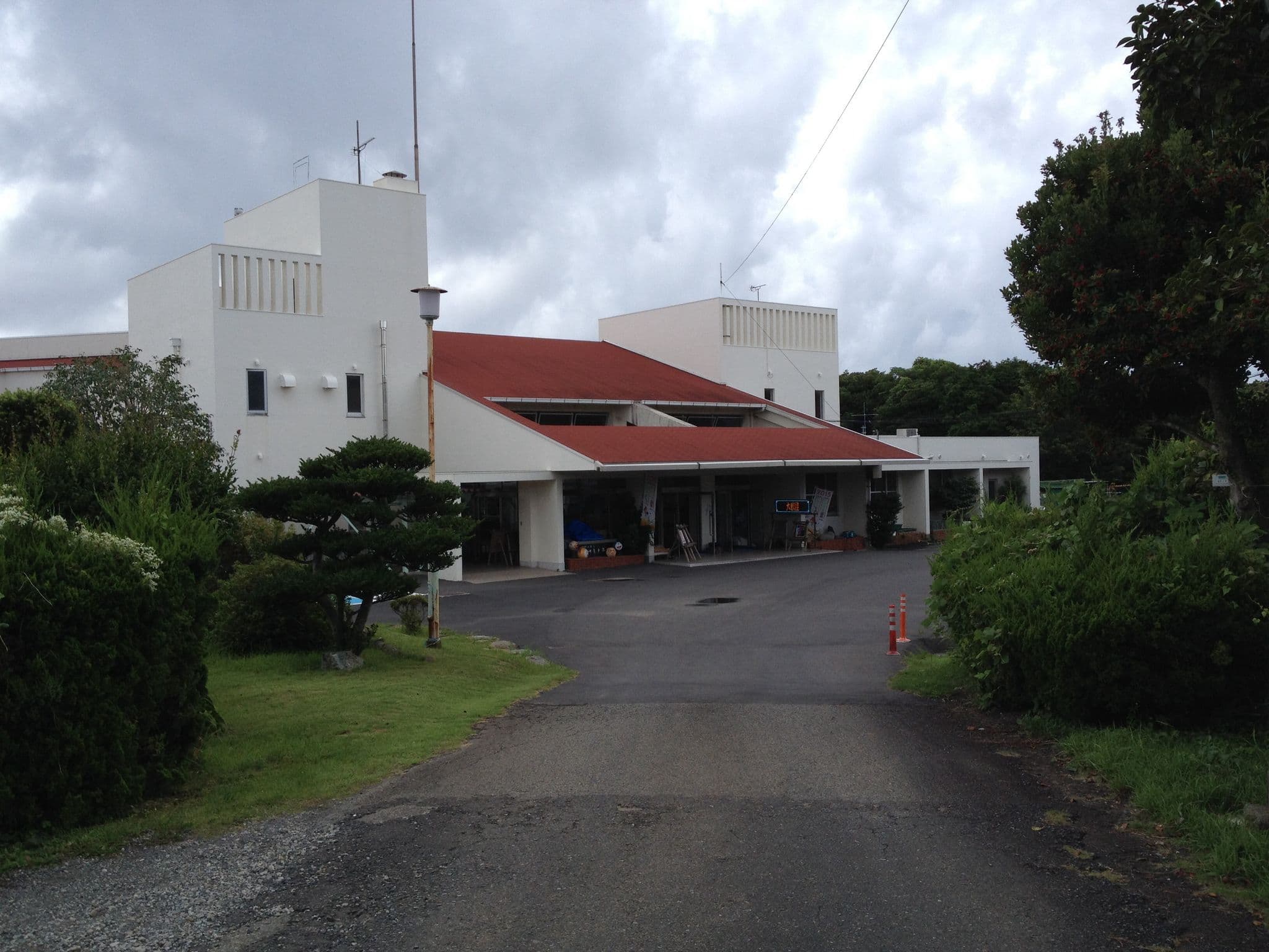 Street view near 潮岬青少年の家, Kushimoto — © jyyaoxi (CC BY-SA · Mapillary)