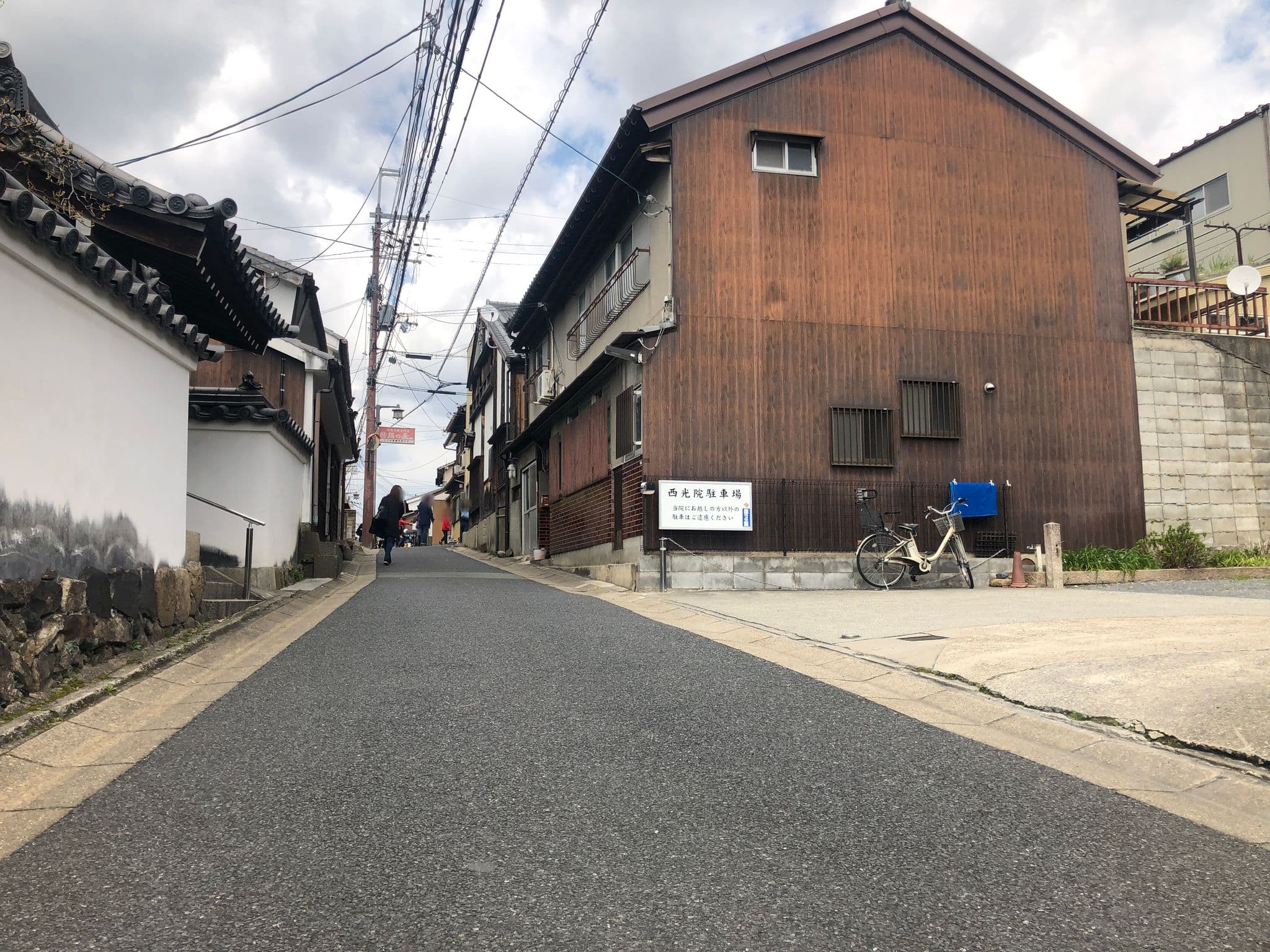 Street view near Guesthouse Sakuraya, Nara-shi — © kojiotani (CC BY-SA · Mapillary)