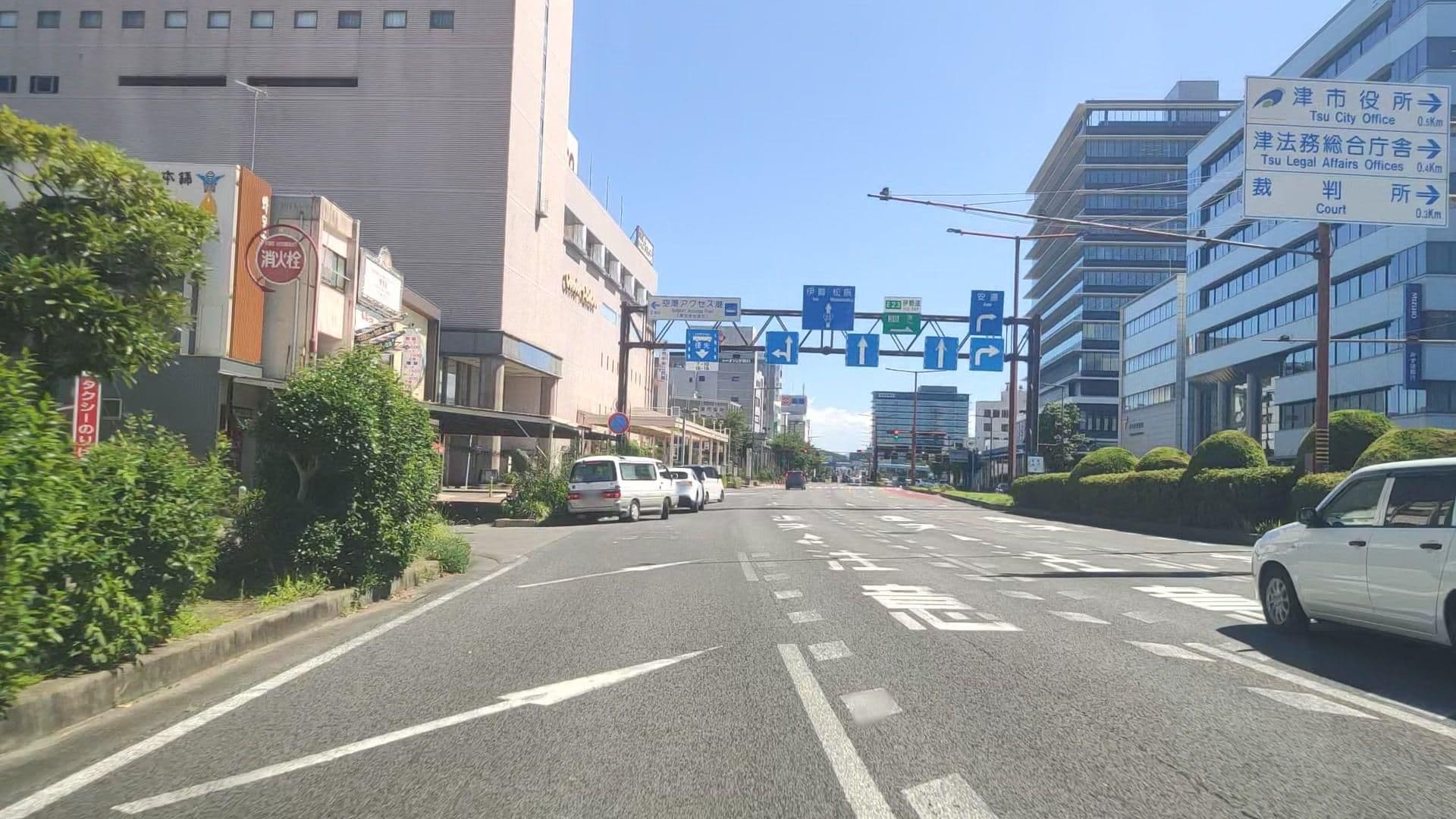 Street view near 都シティ津 (Miyako City Tsu), Tsu — © drivephotograph (CC BY-SA · Mapillary)