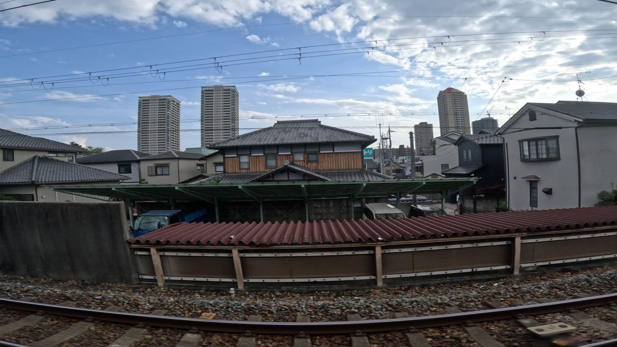 Street view near 西洋民宿 ルノアール, Takarazuka — © okadatsuneo (CC BY-SA · Mapillary)