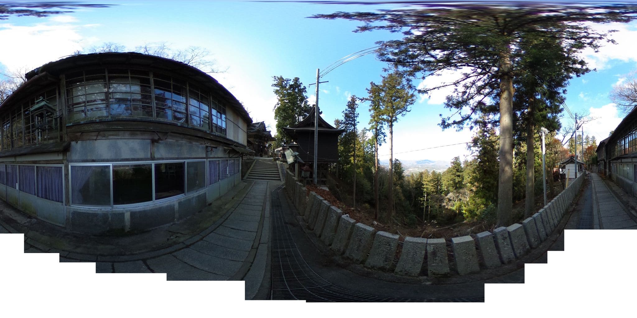 Street view near 万屋旅館, Ōzato — © okadatsuneo (CC BY-SA · Mapillary)
