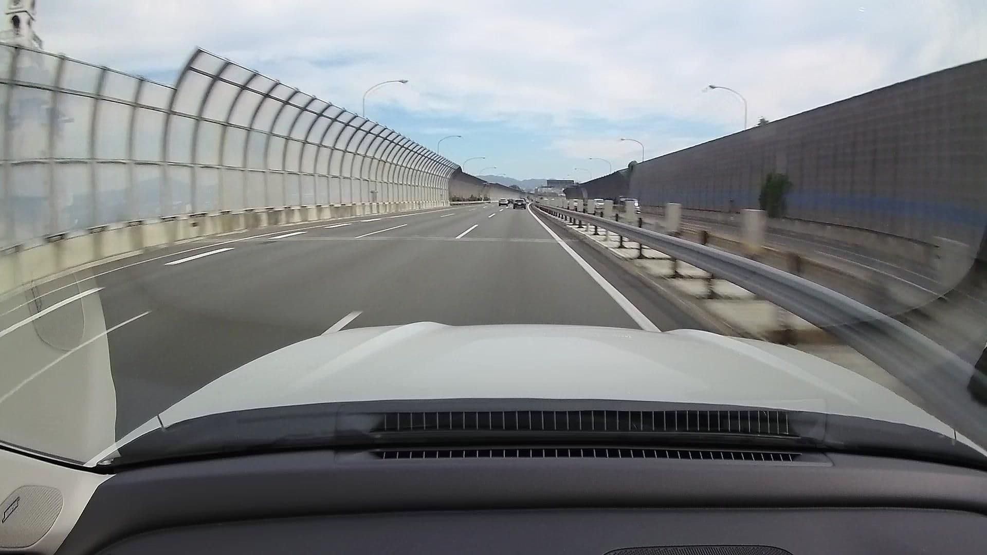 Street view near HOTEL LUNA 茨木店, Ibaraki — © osapon (CC BY-SA · Mapillary)