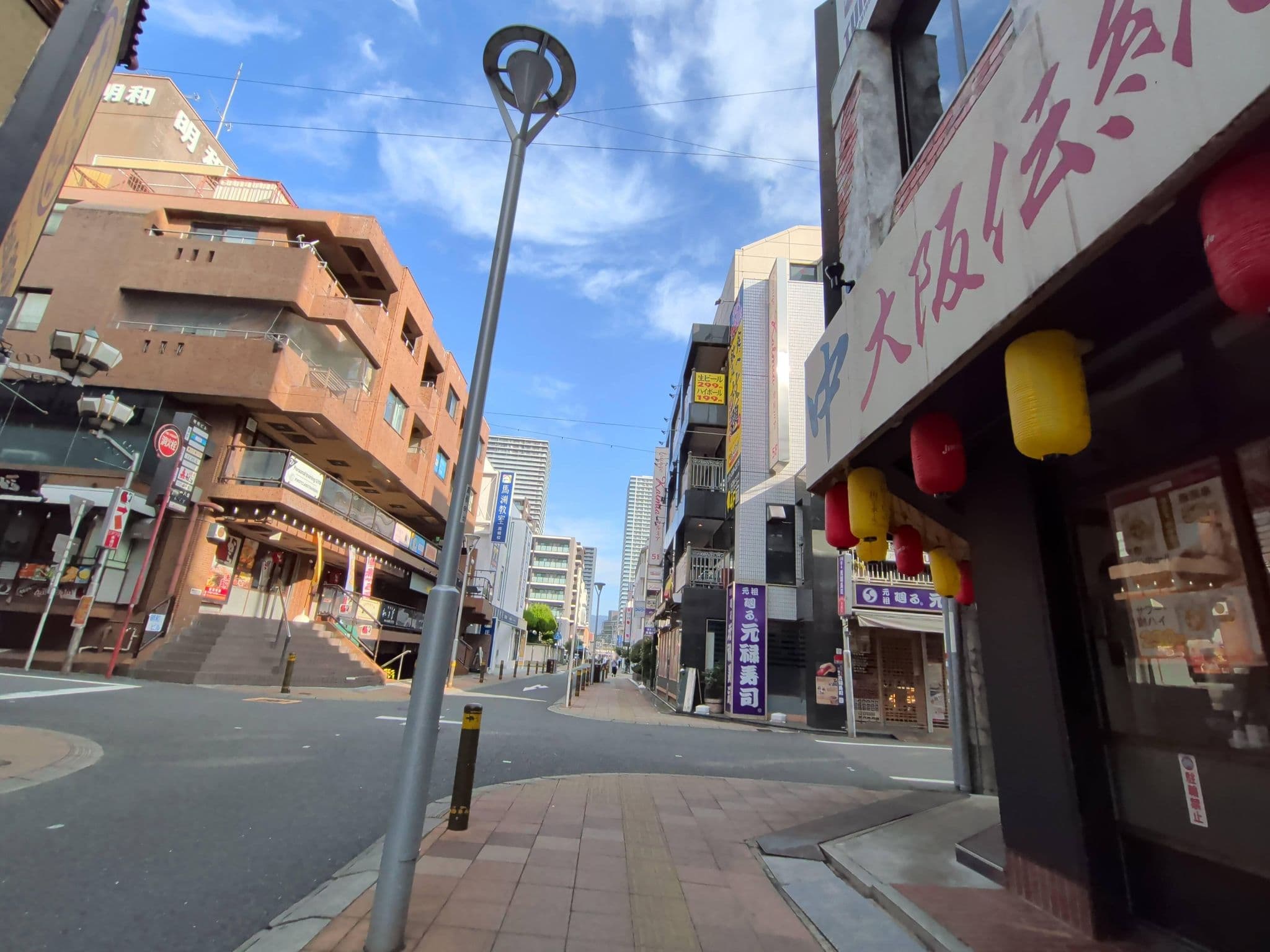 Street view near フジワークホテルマネジメント, Takatsuki — © mzsn (CC BY-SA · Mapillary)
