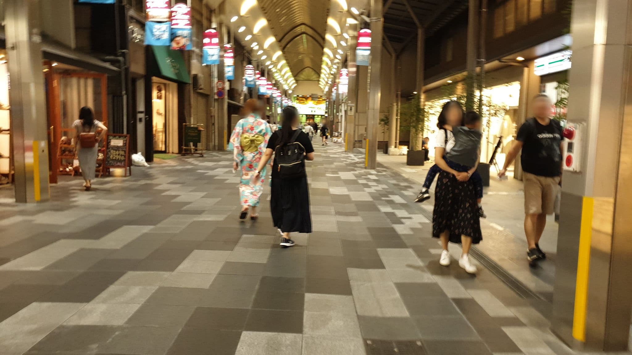 Street view near ホテル グレイスリー 京都三条, Kyoto — © jopparn (CC BY-SA · Mapillary)