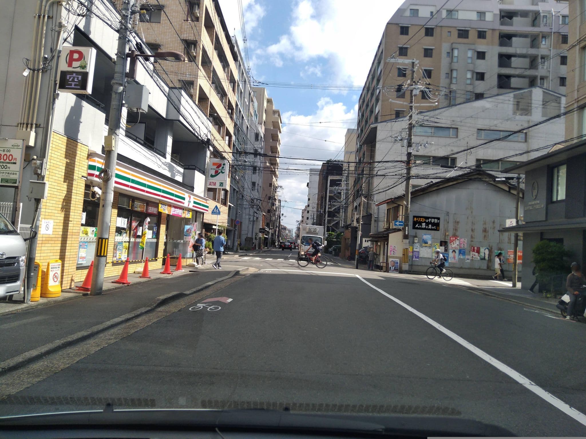 Street view near 静鉄ホテルプレジオ京都四条, Kyoto — © yasunari (CC BY-SA · Mapillary)