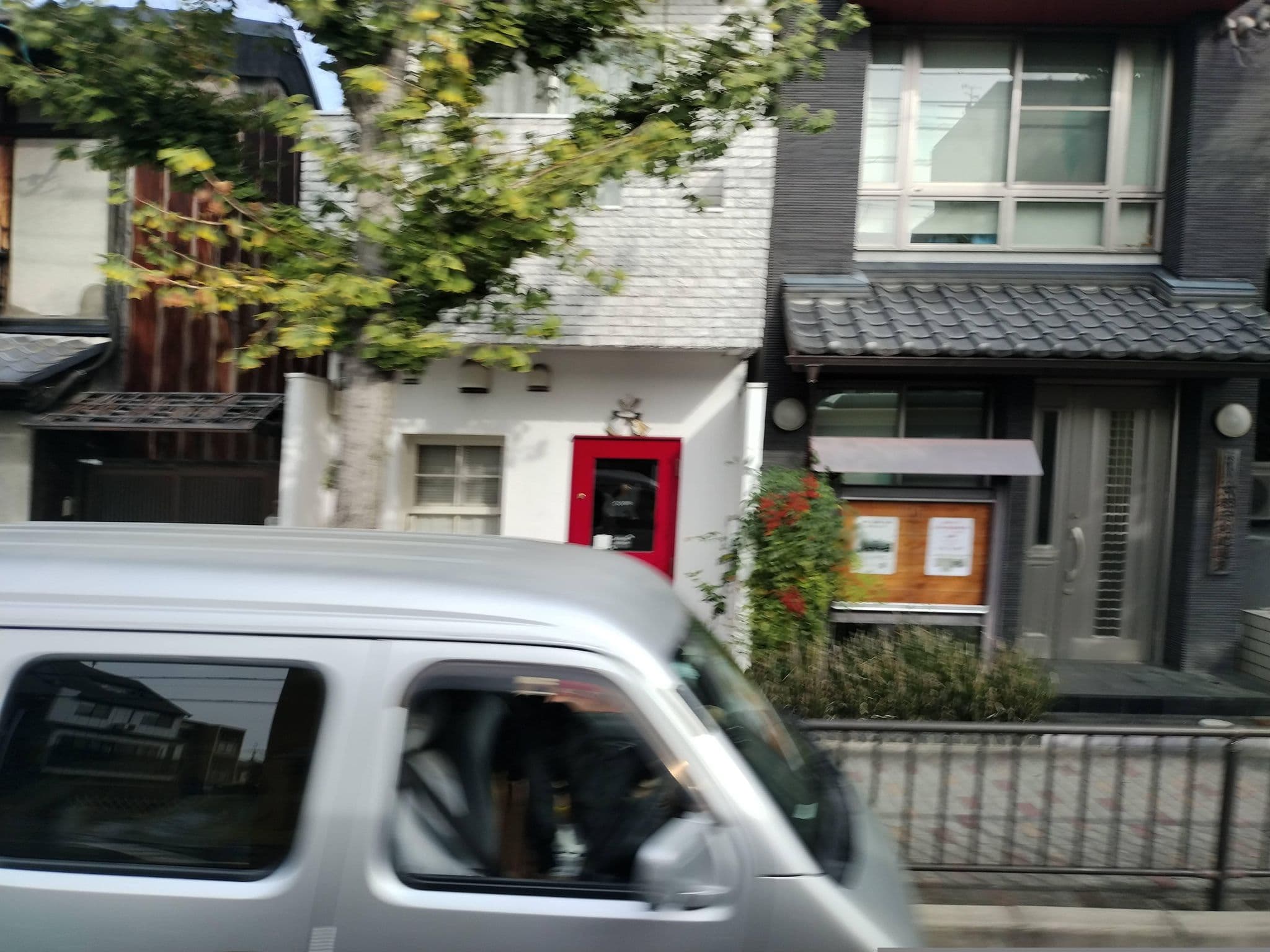 Street view near ゲストハウス＆サロン 京都 月と, Kyoto — © yasunari (CC BY-SA · Mapillary)