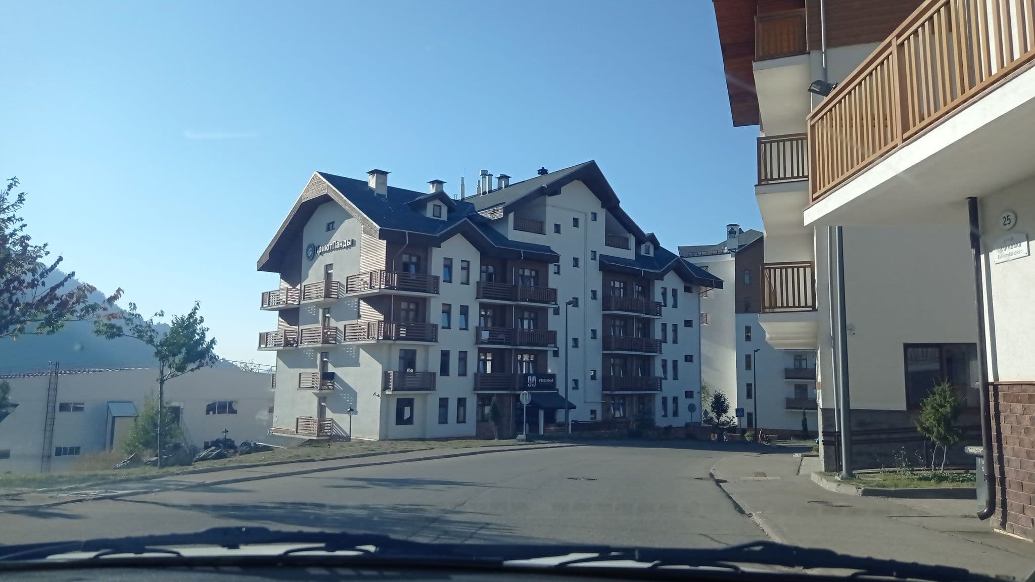 Street view near Корпус 22, Vysokoye — © petunder (CC BY-SA · Mapillary)