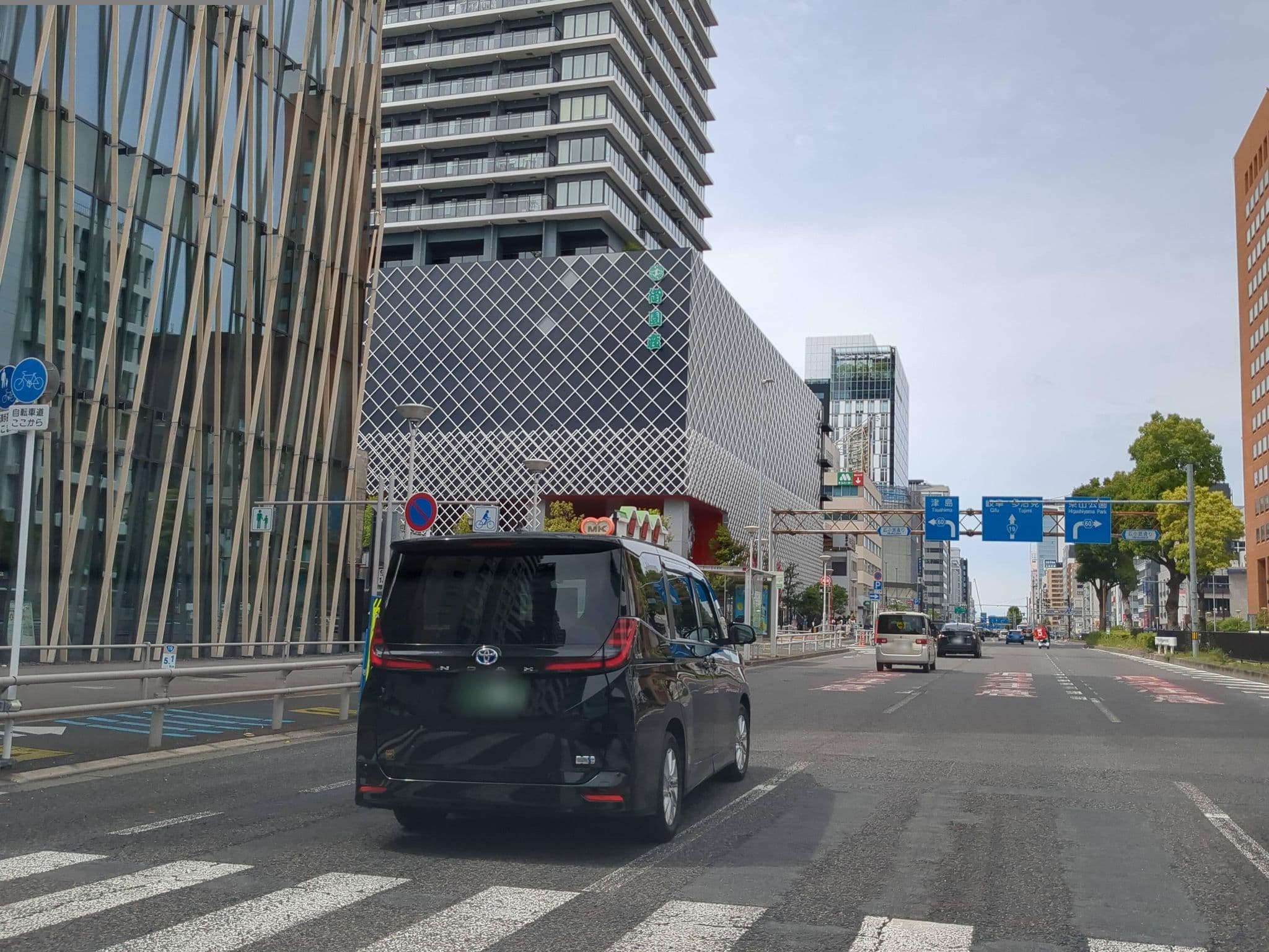 Street view near ハミルトンホテル ブラック, Sakae — © Neo0717 (CC BY-SA · Mapillary)