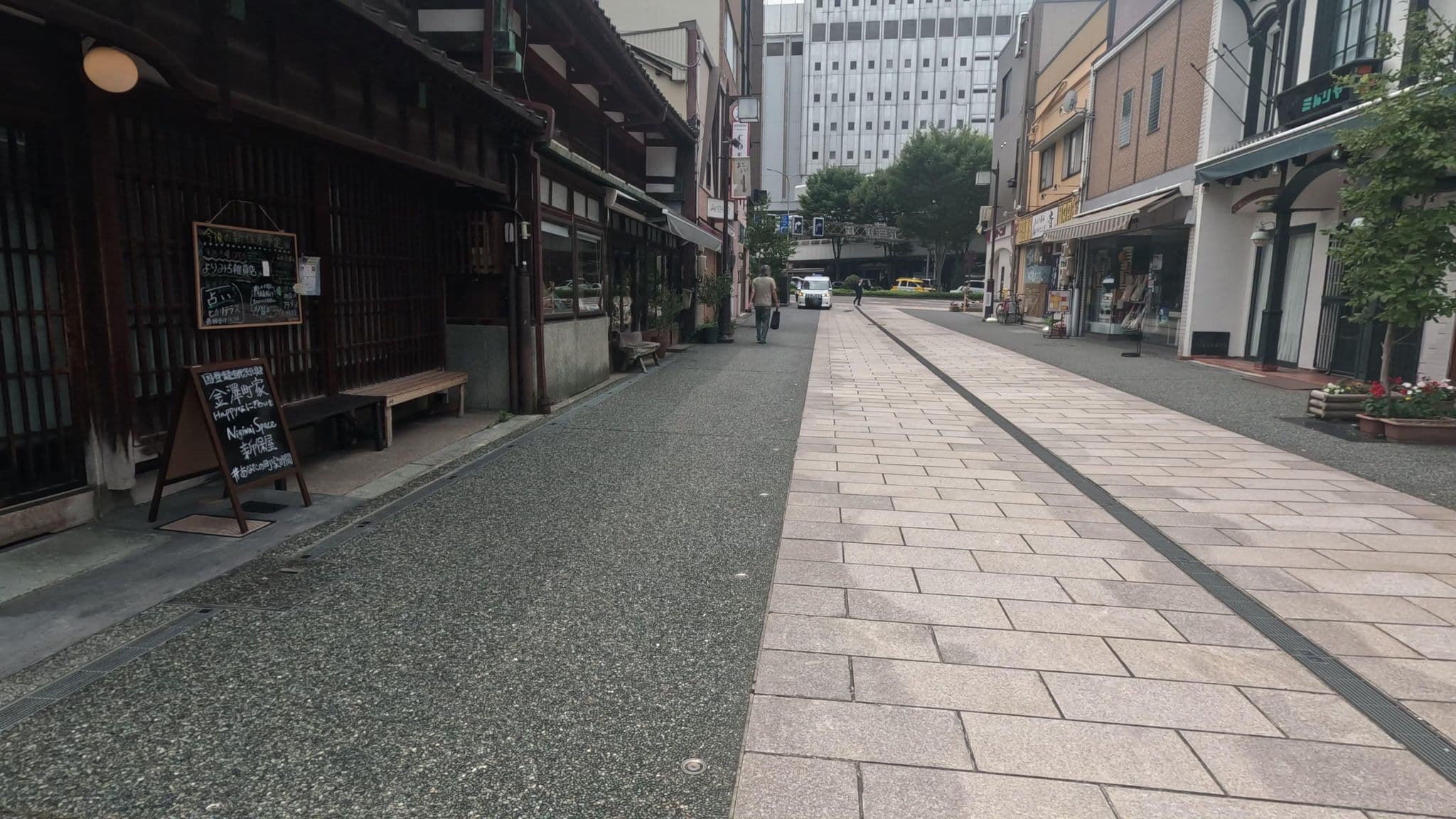 Street view near 金澤草紙, Kanazawa — © alt9800 (CC BY-SA · Mapillary)