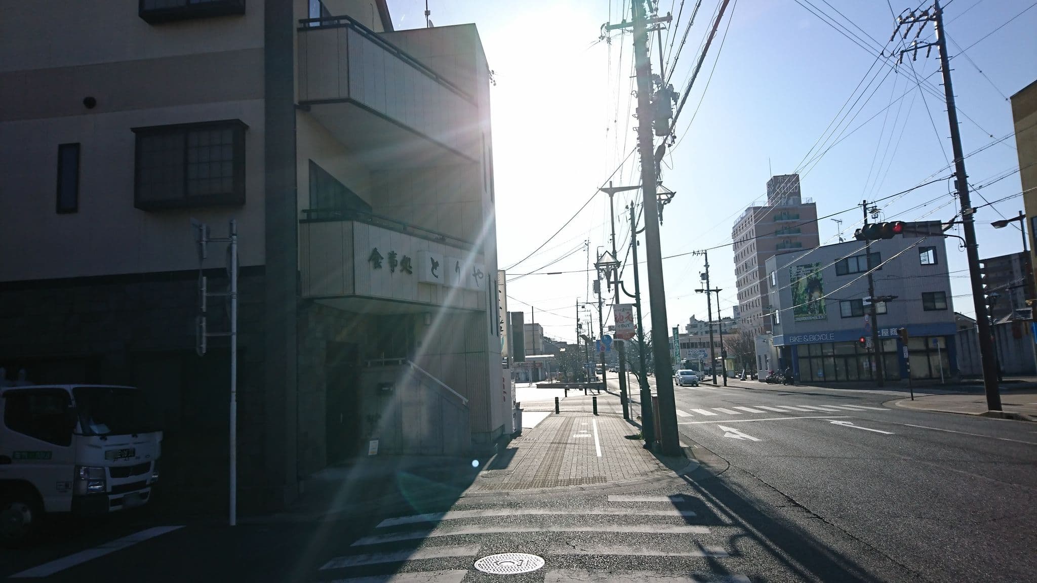 Street view near NAKAHARAYA hostel and cafe, Kosai — © kudarisenmon (CC BY-SA · Mapillary)