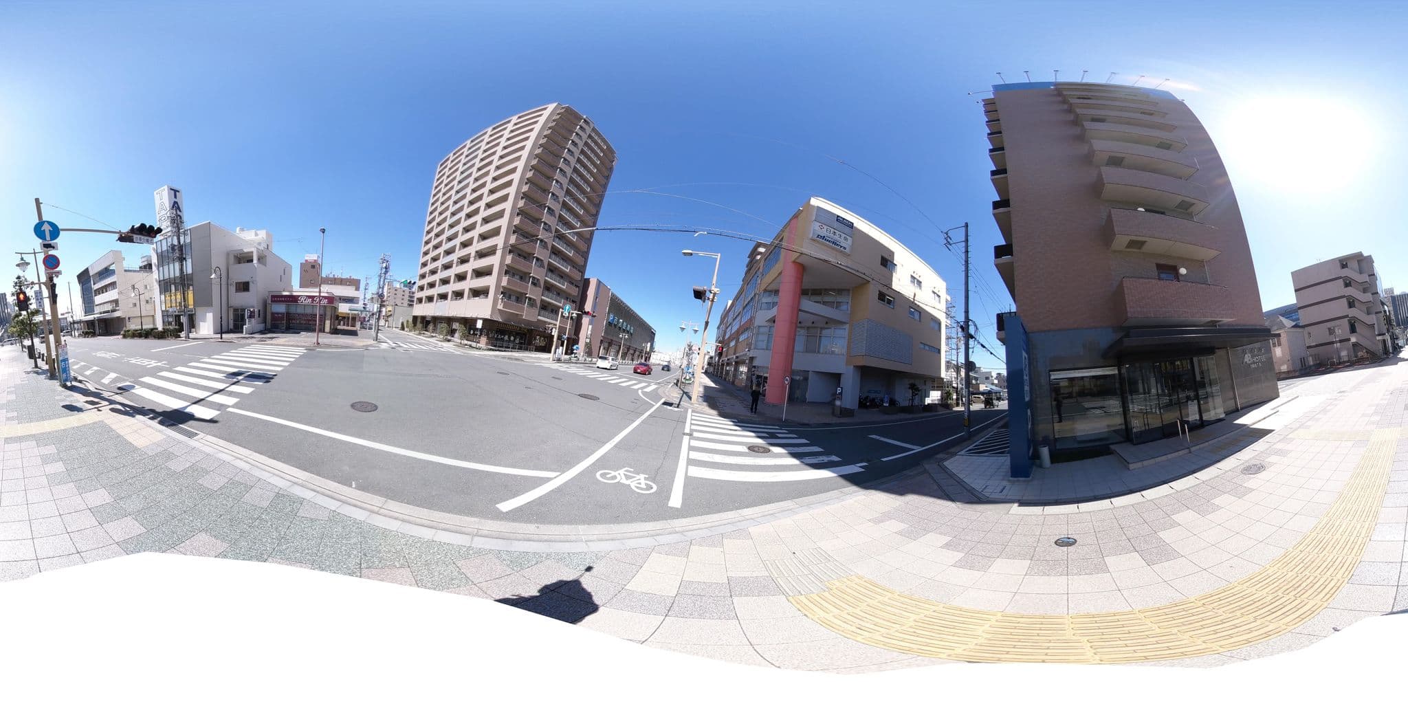 Street view near ABホテル磐田, Iwata — © okadatsuneo (CC BY-SA · Mapillary)