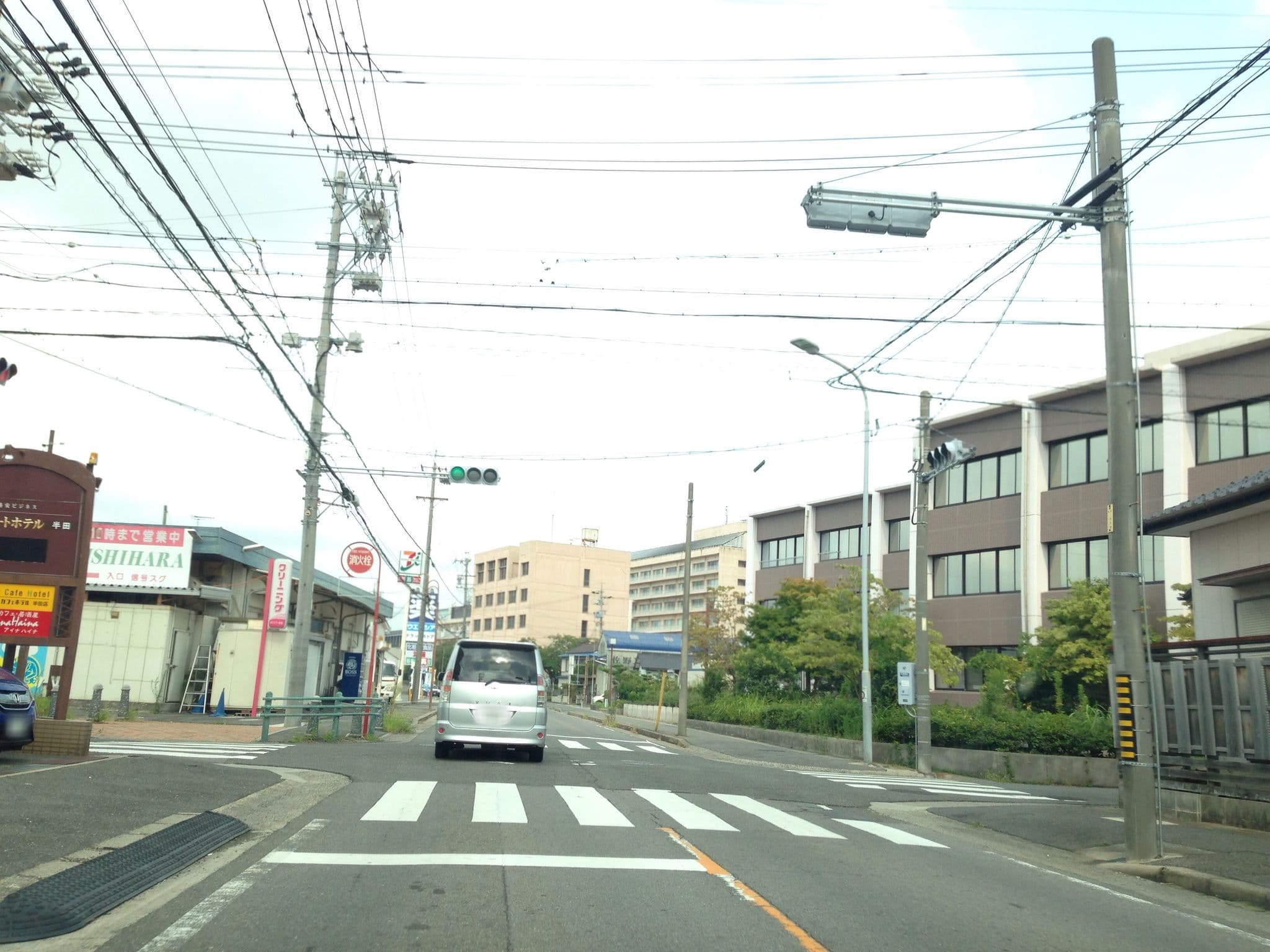 Street view near サンポートホテル半田, Handa — © nozon (CC BY-SA · Mapillary)