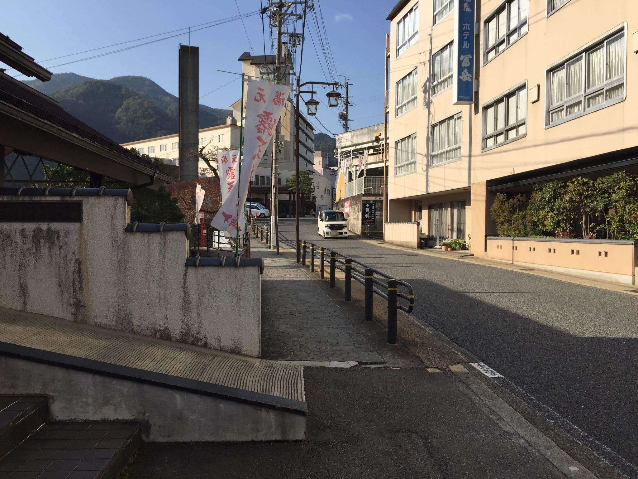 Street view near 下呂温泉 冨岳, Gero — © yaritsusozai (CC BY-SA · Mapillary)