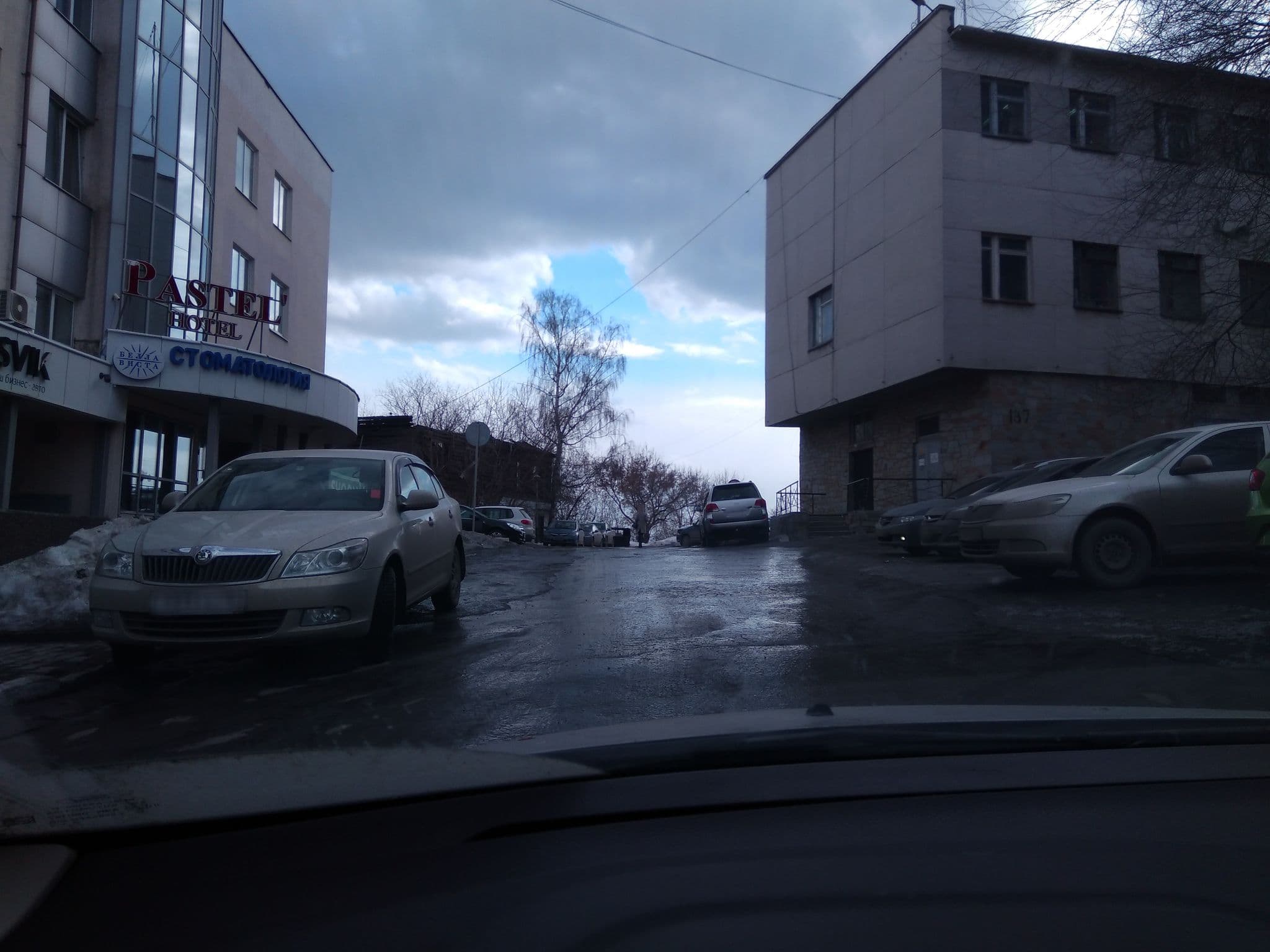 Street view near Pastel, Yekaterinburg — © rodionoff (CC BY-SA · Mapillary)