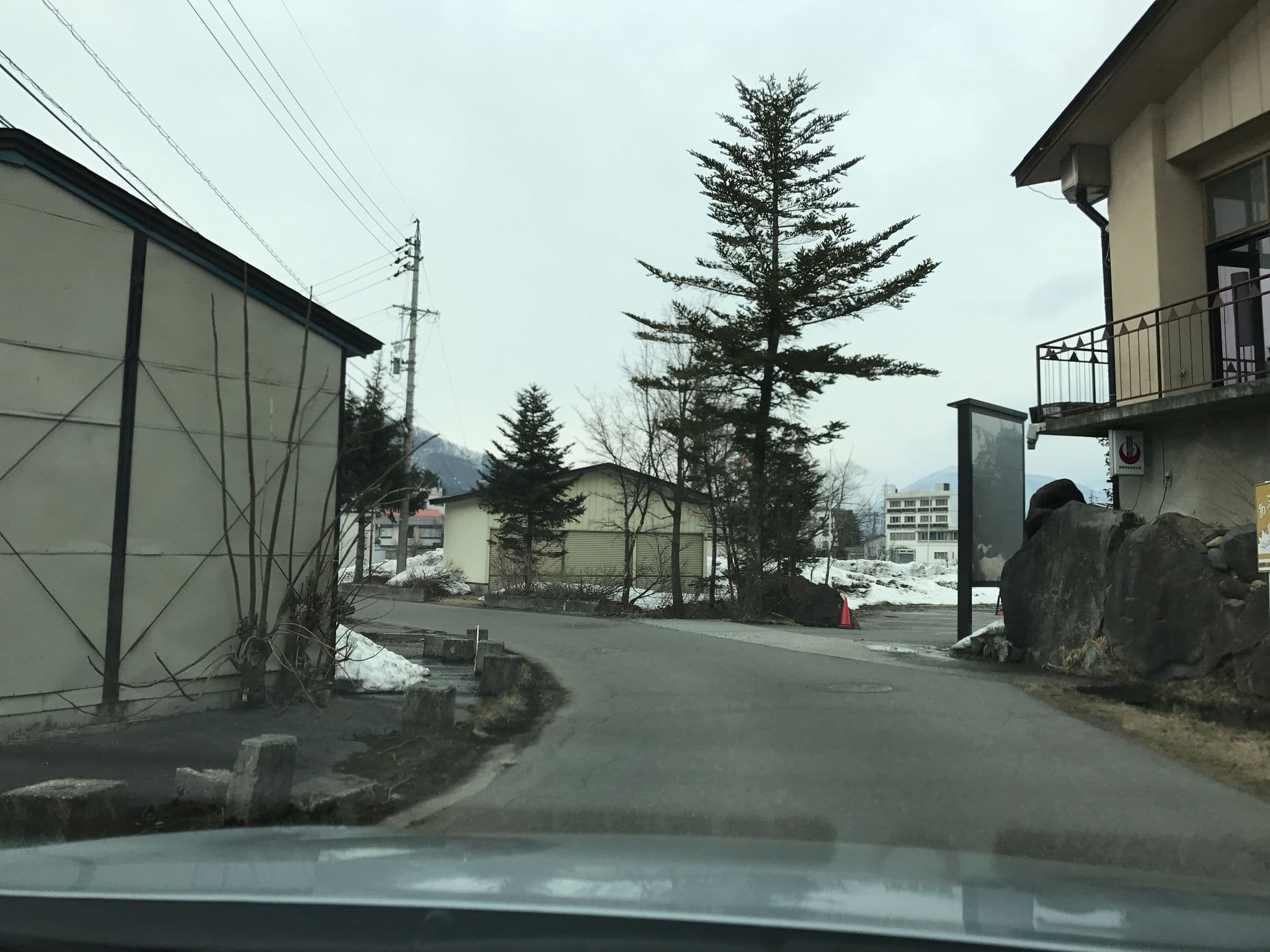 Street view near 白馬八方温泉 ホテル五龍館, Hakuba — © nishiokya (CC BY-SA · Mapillary)