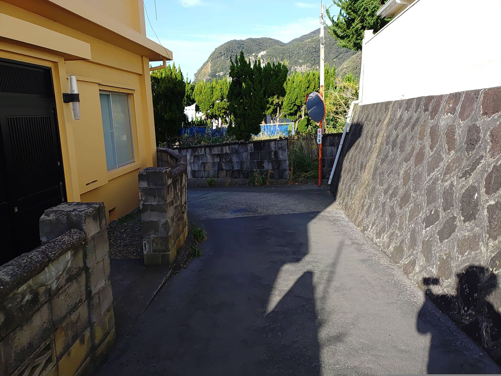 Street view near ゲストハウス YoSoBe, Shikinejima — © kojiroucircle (CC BY-SA · Mapillary)