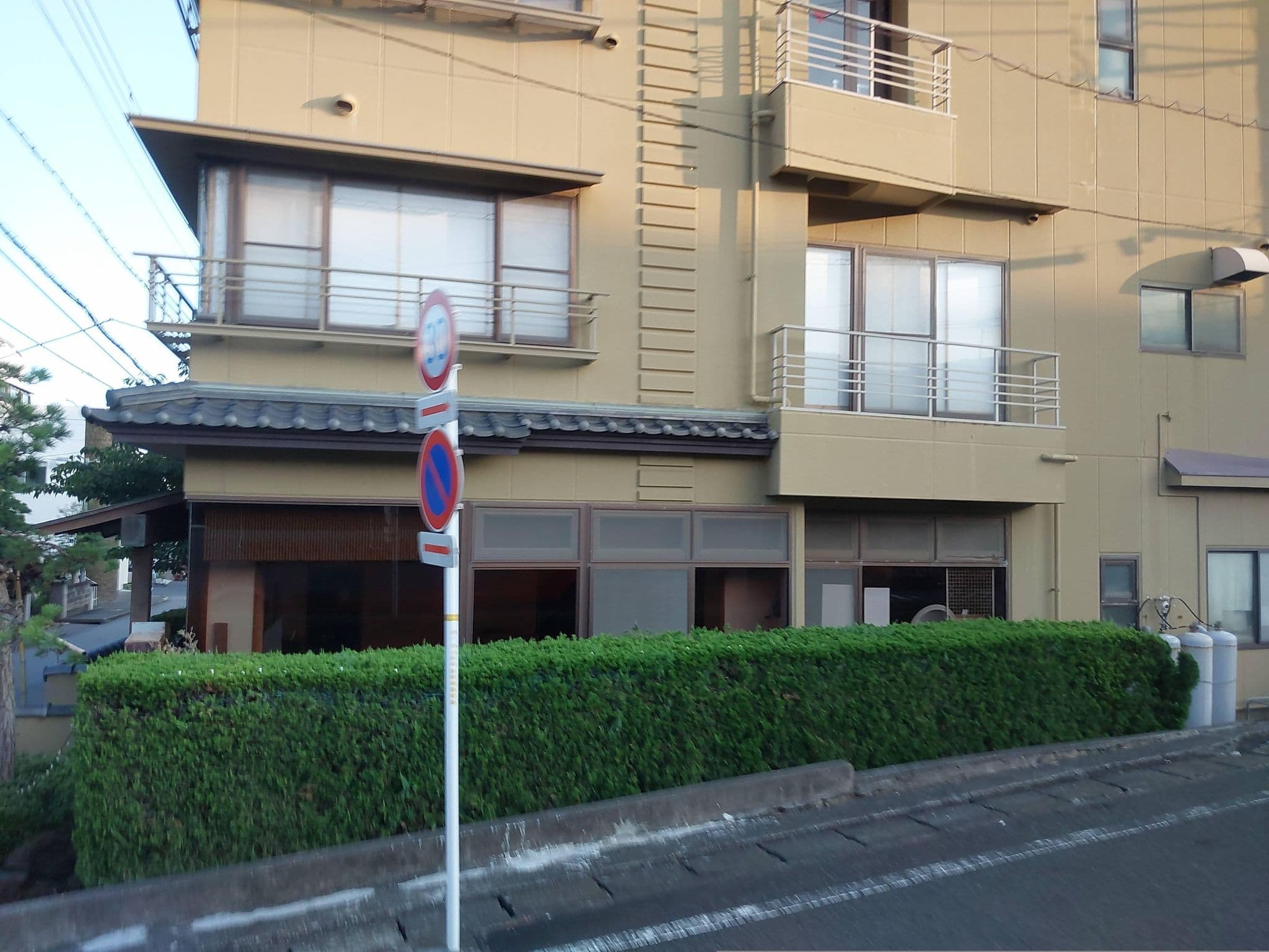 Street view near 味の宿喜久多, Inatori — © ChenJJ (CC BY-SA · Mapillary)