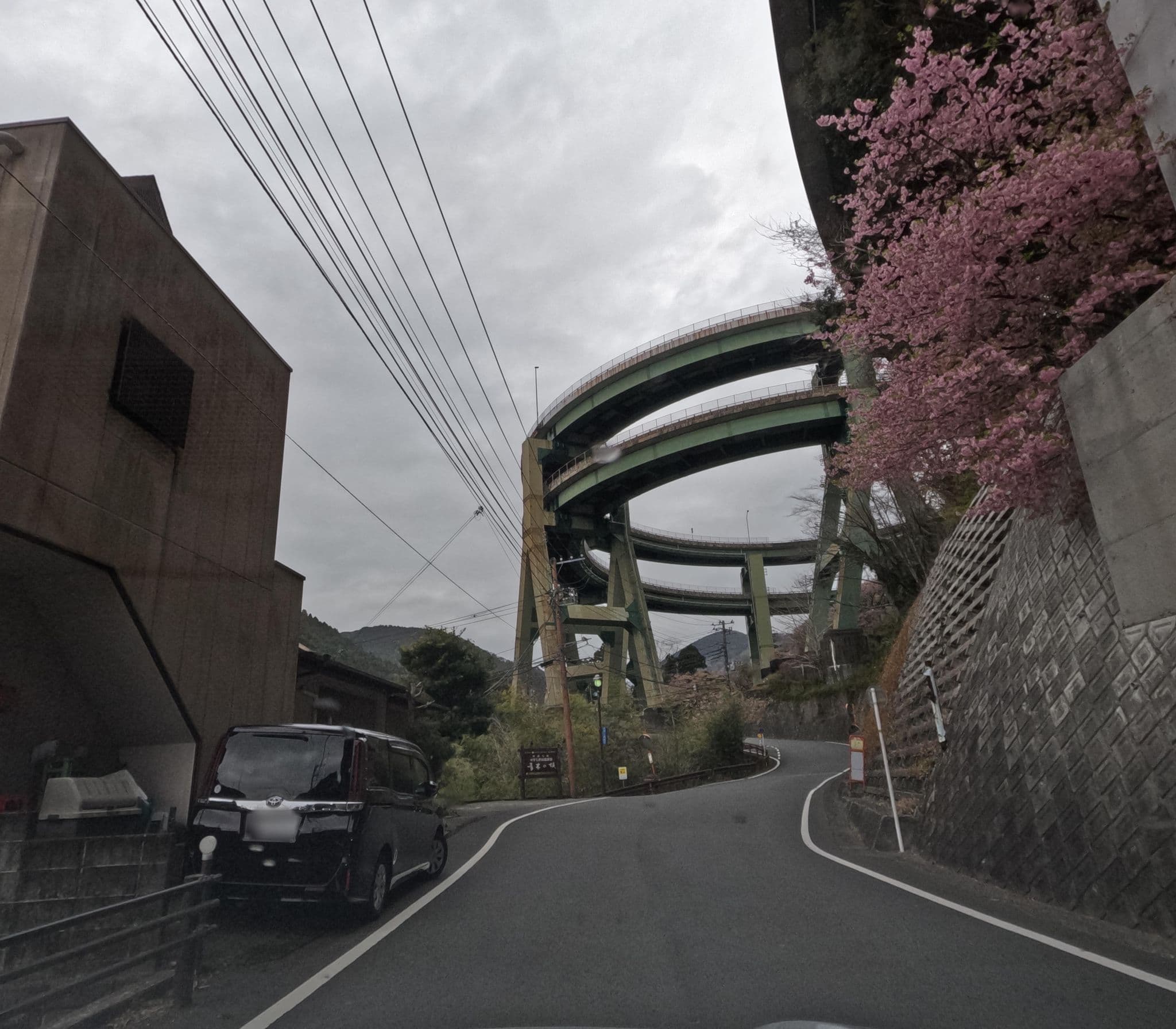 Street view near やすらぎの温泉宿河津七滝温泉旅館青木の坂, Kawazu-ikadaba — © rsnaru (CC BY-SA · Mapillary)