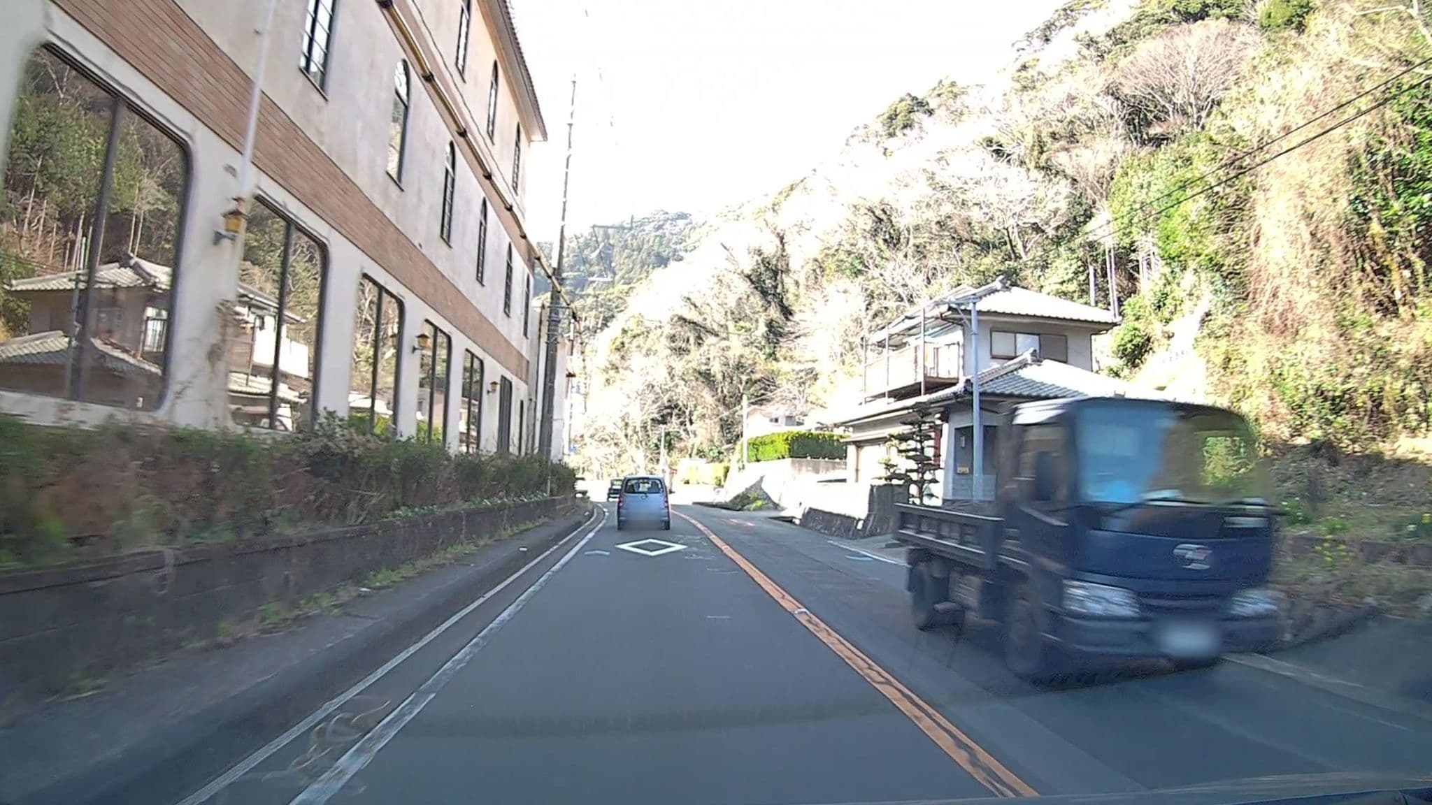 Street view near ホテルみなみの荘, Kawazu-ikadaba — © mzaki (CC BY-SA · Mapillary)